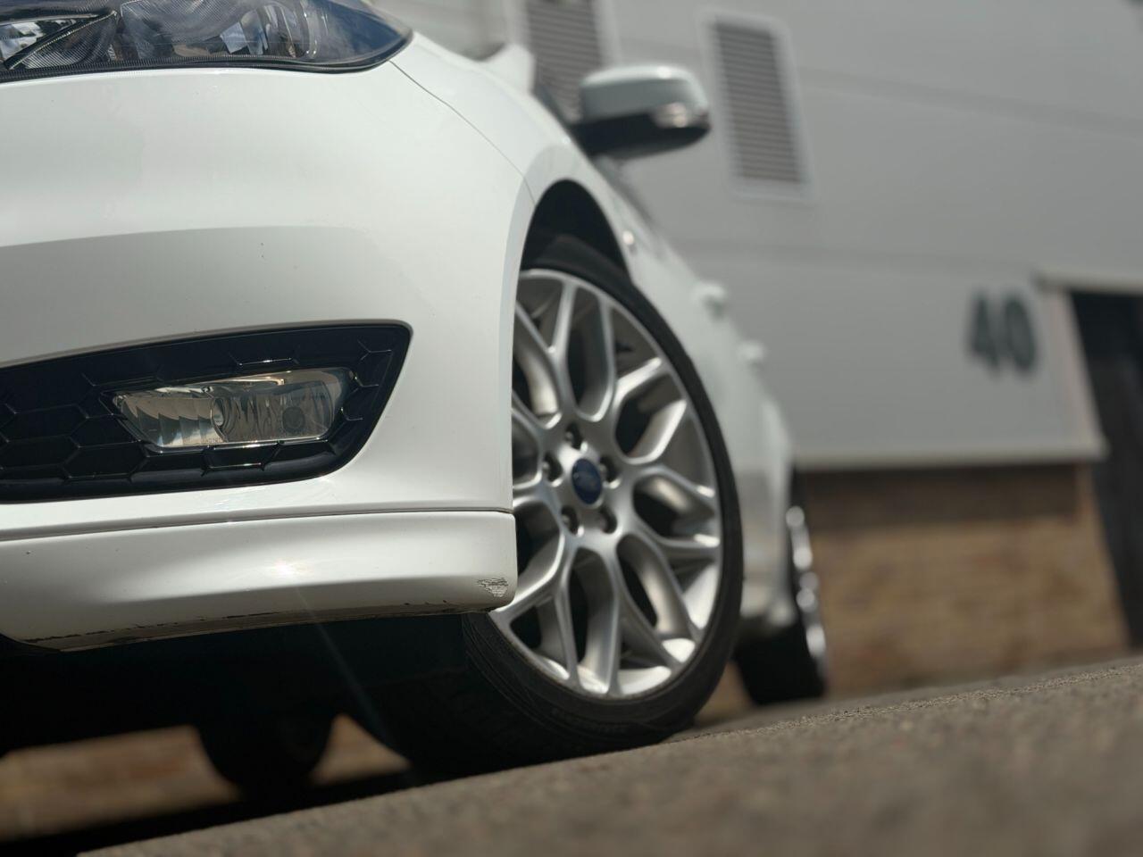 Ford Focus view 57