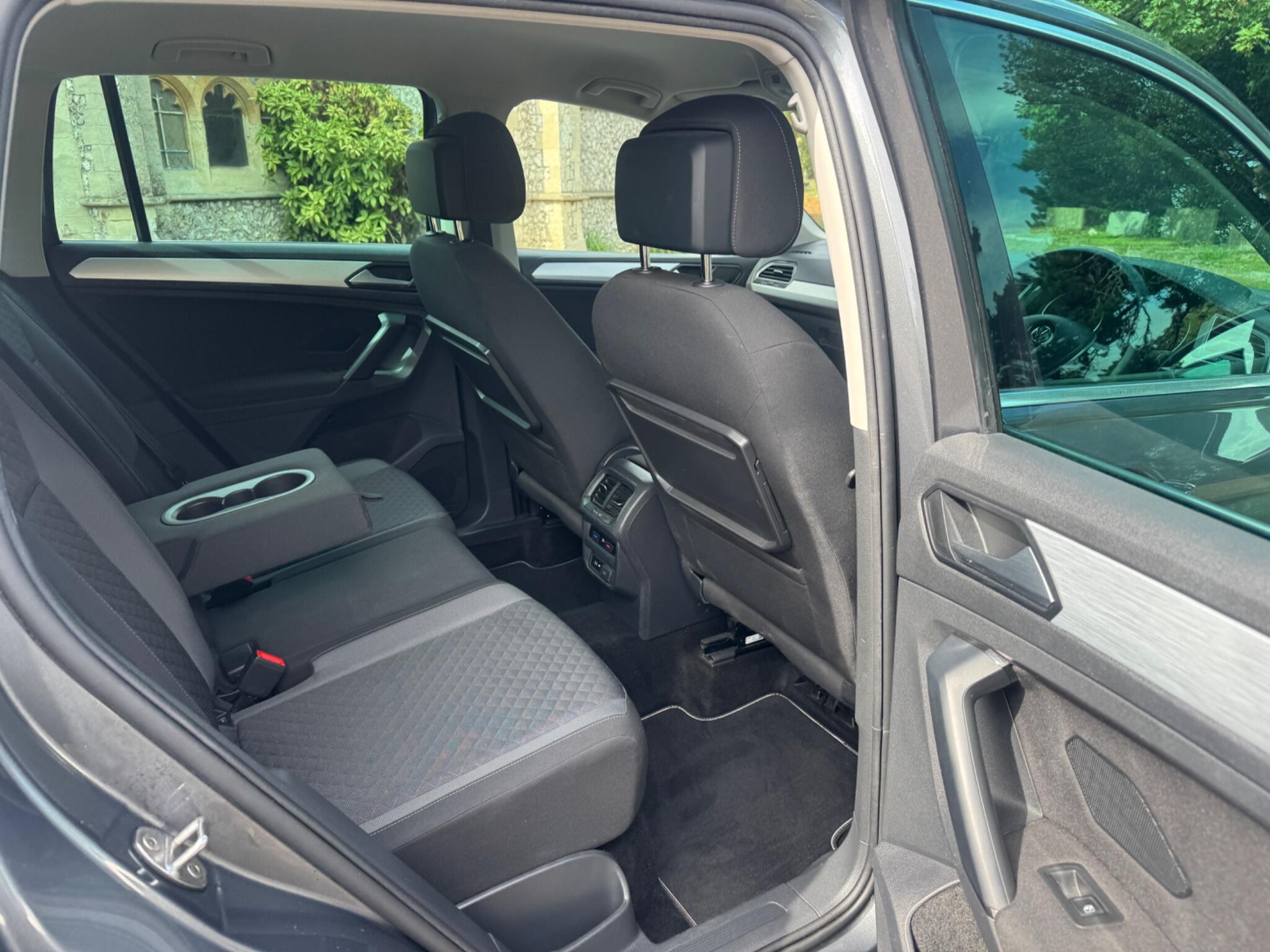 Volkswagen Tiguan view 38