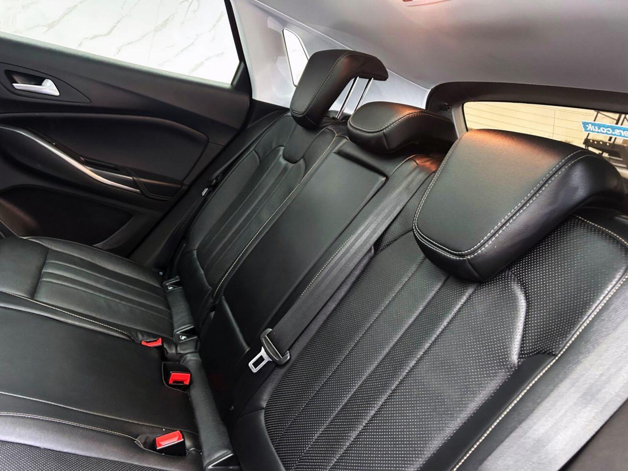 Vauxhall Grandland X view 21