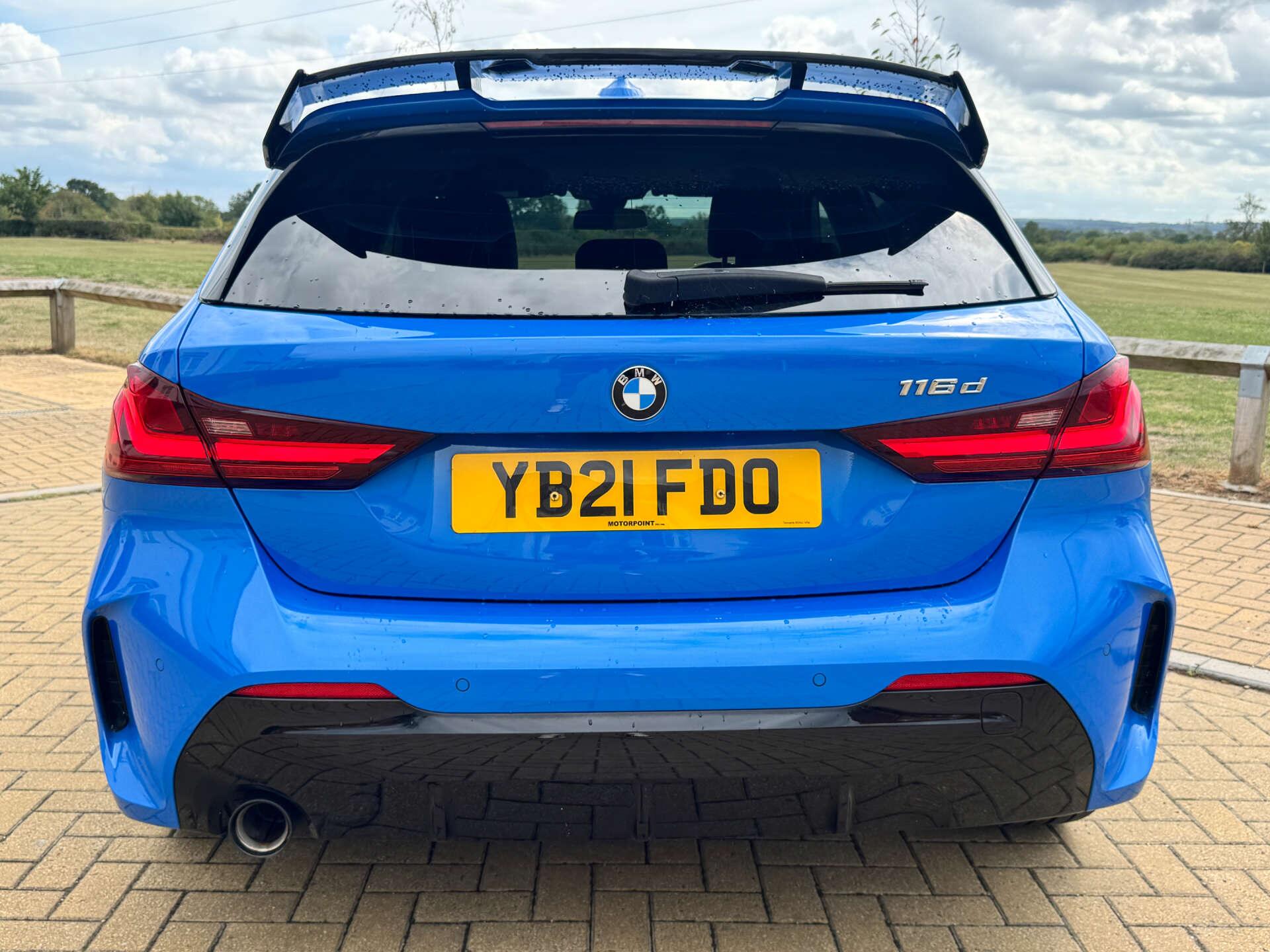 BMW 1 Series view 8