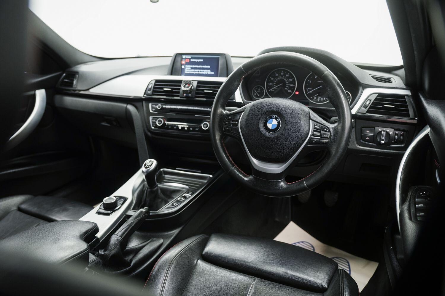 BMW 3 Series view 10