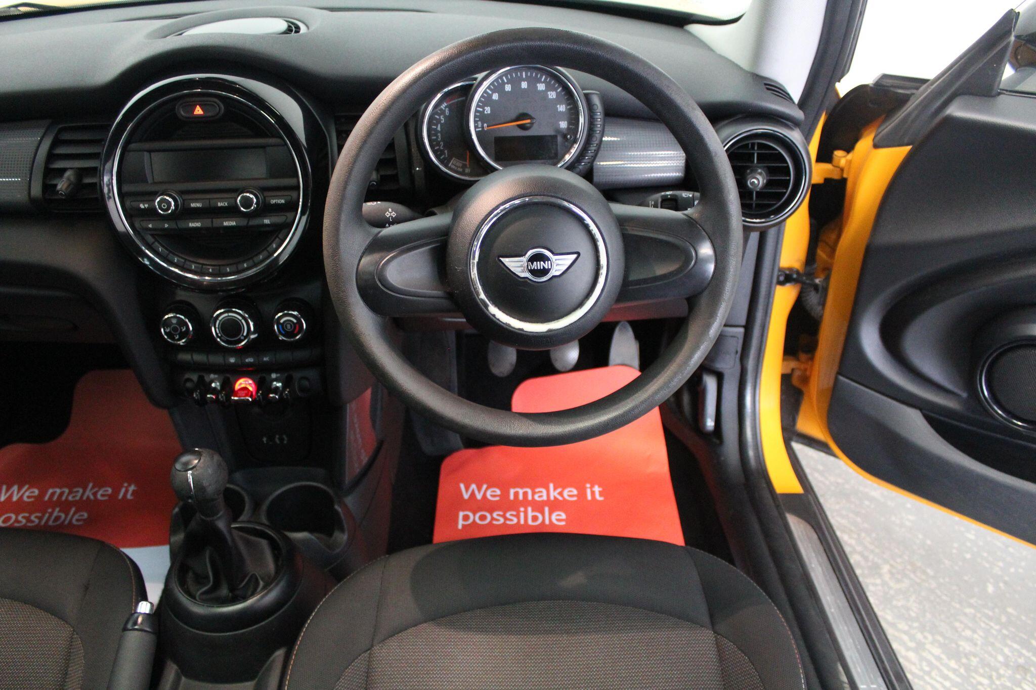 Mini Hatch view 41
