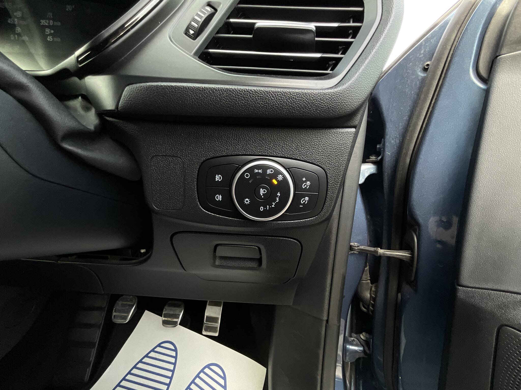 Ford Focus view 29