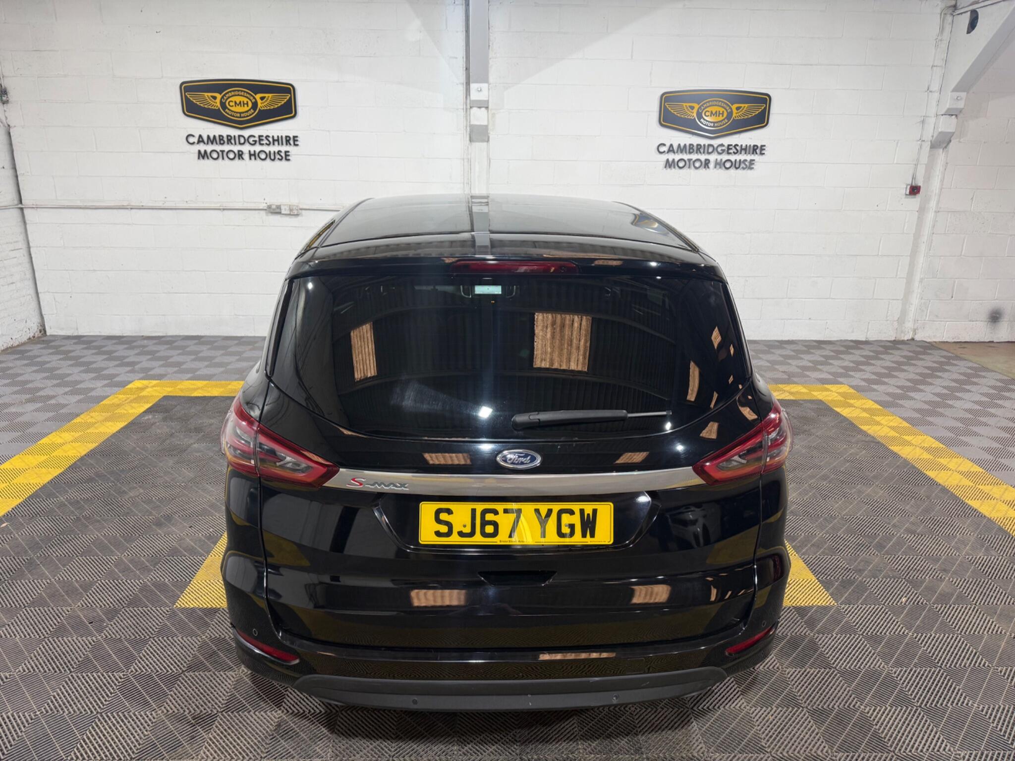 Ford S-Max view 11