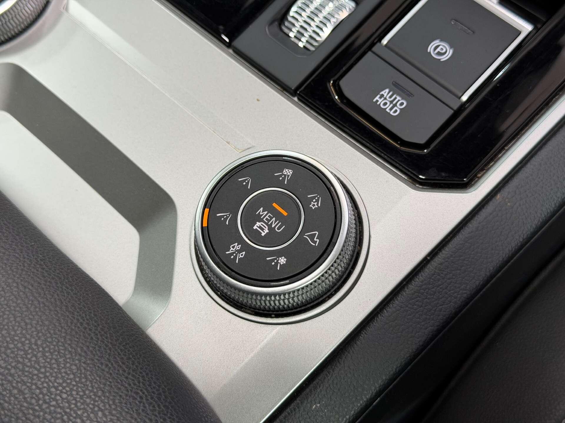Volkswagen Touareg view 43