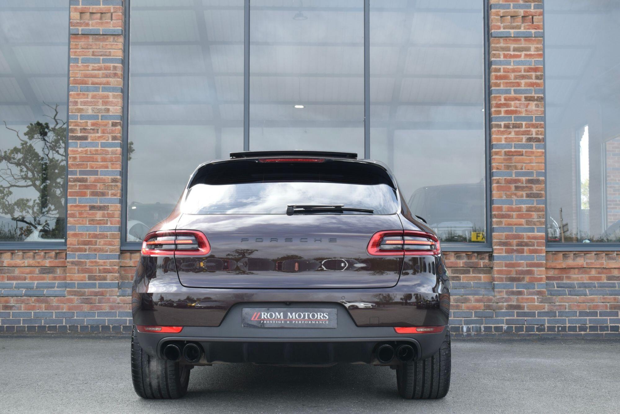 Porsche Macan view 6