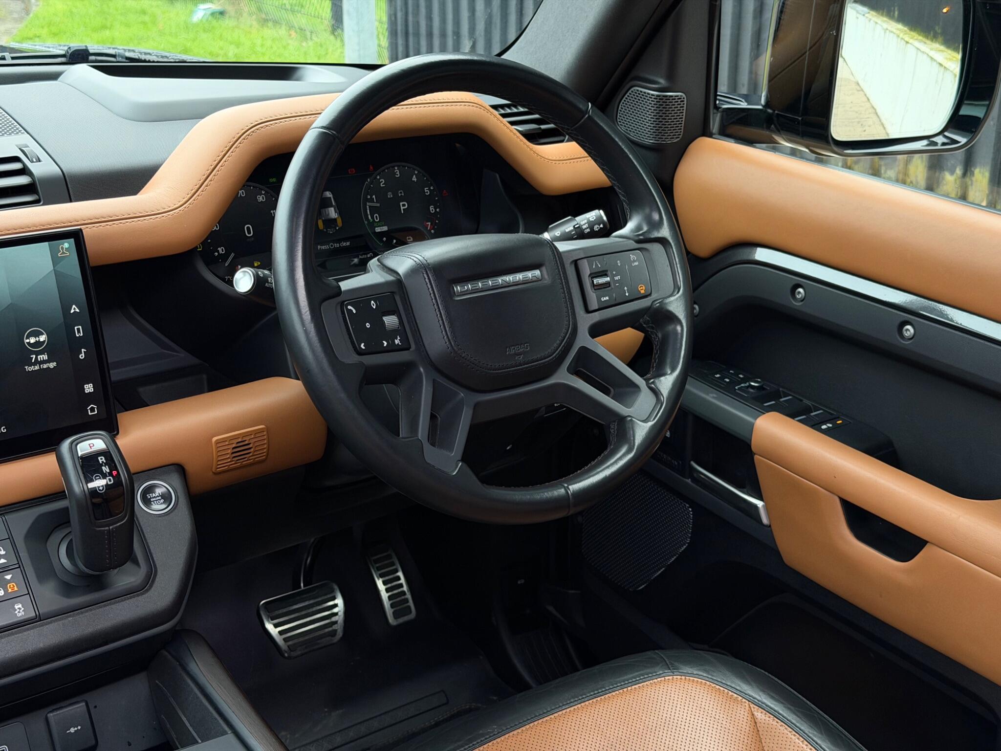 Land Rover Defender view 47