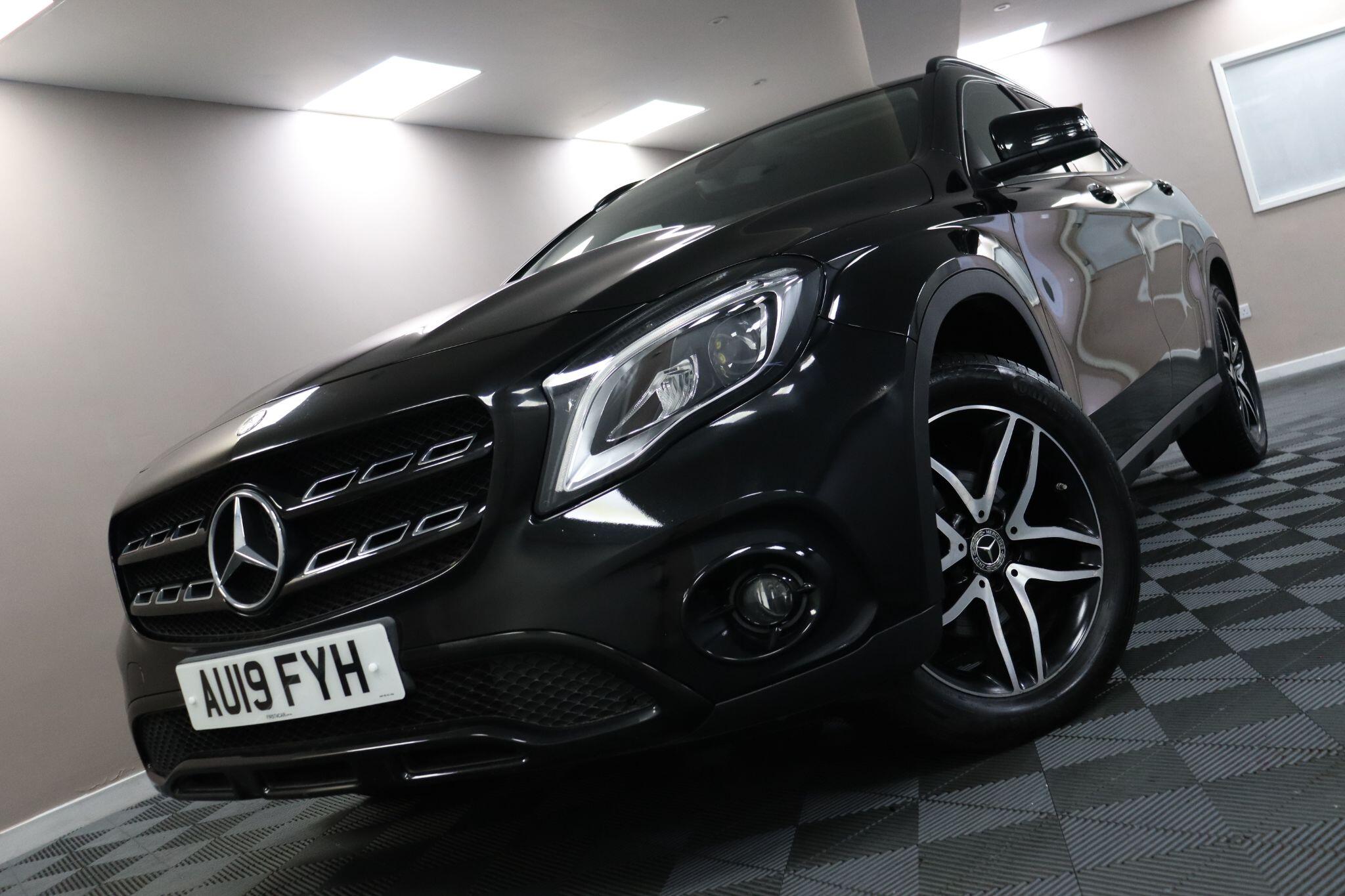 Mercedes-Benz Gla view 32
