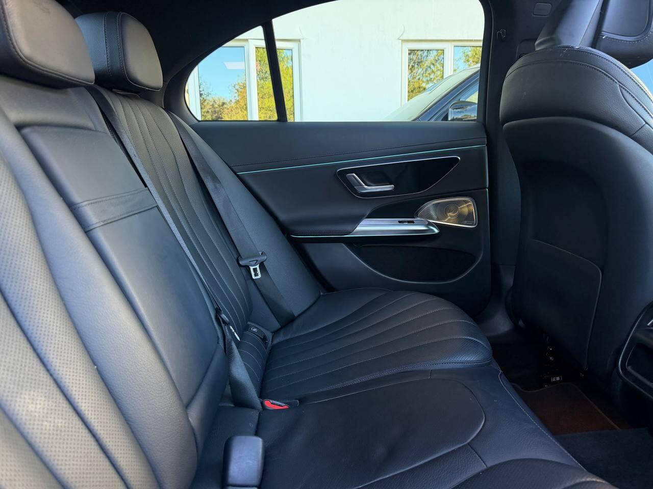 Mercedes-Benz E-Class view 18
