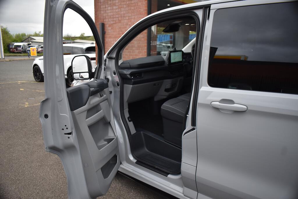 Ford Transit Custom view 39