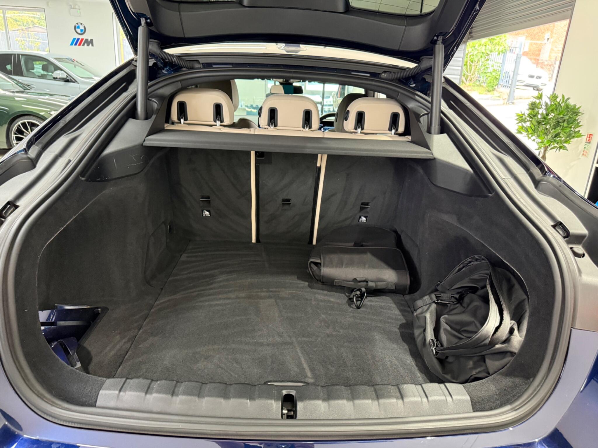 BMW I4 view 29