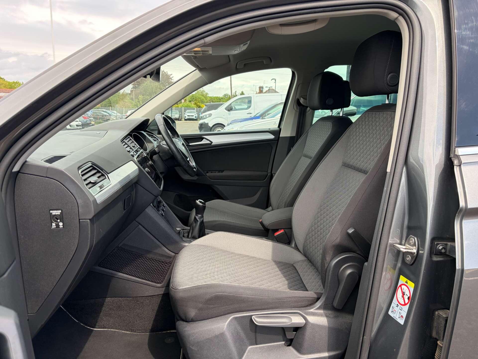 Volkswagen Tiguan view 15