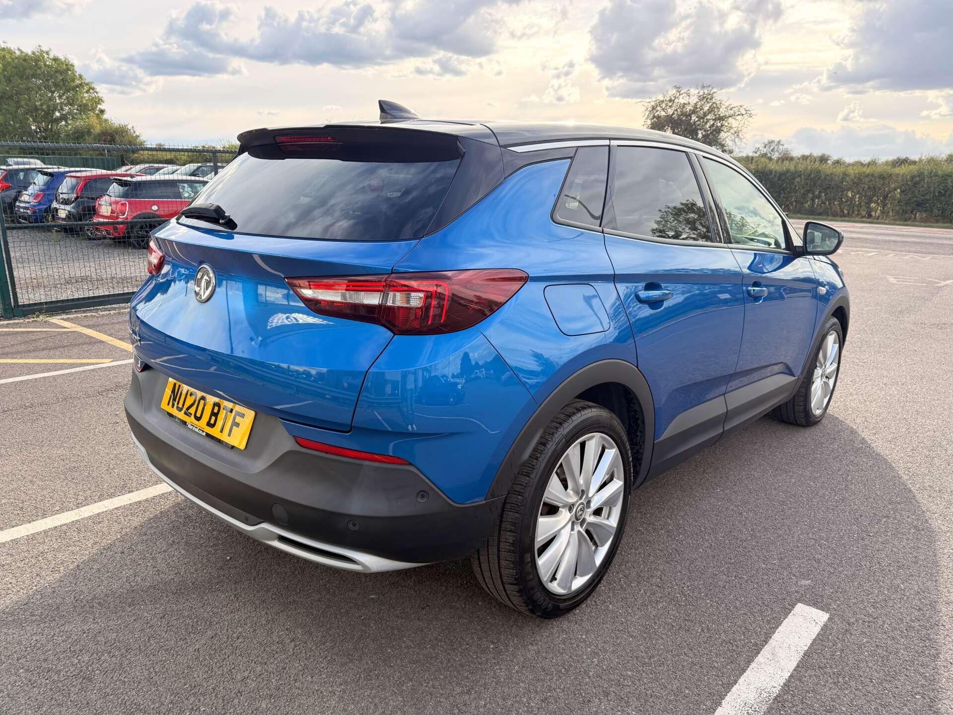 Vauxhall Grandland X view 8