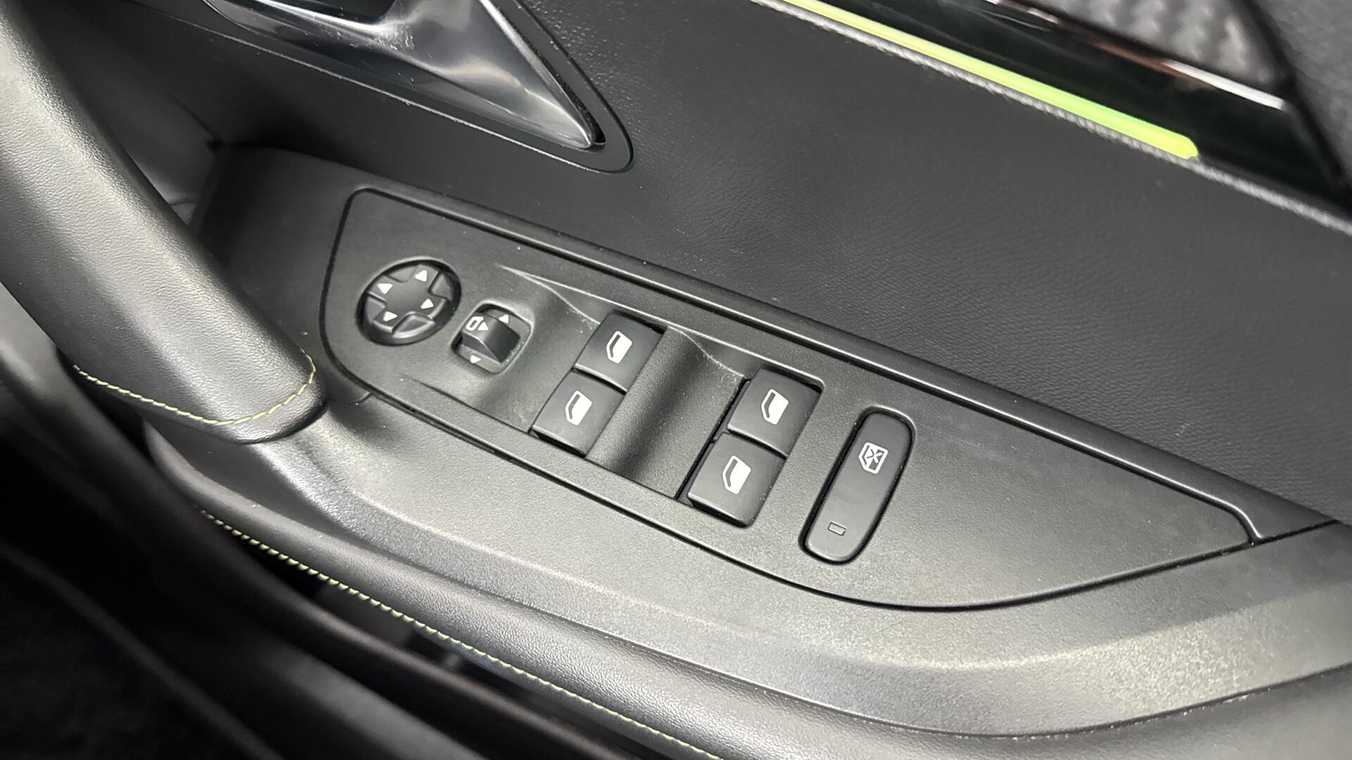 Peugeot 2008 view 36