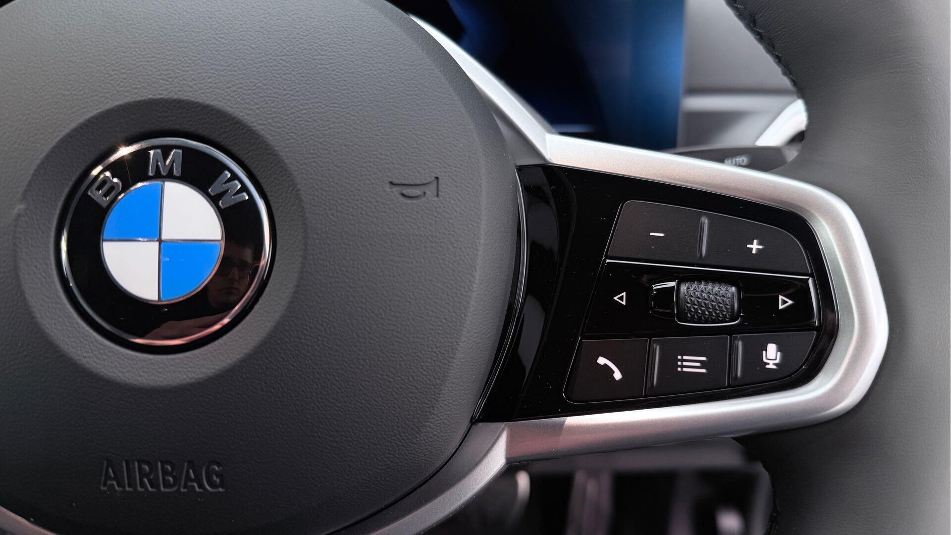 BMW i4 view 18