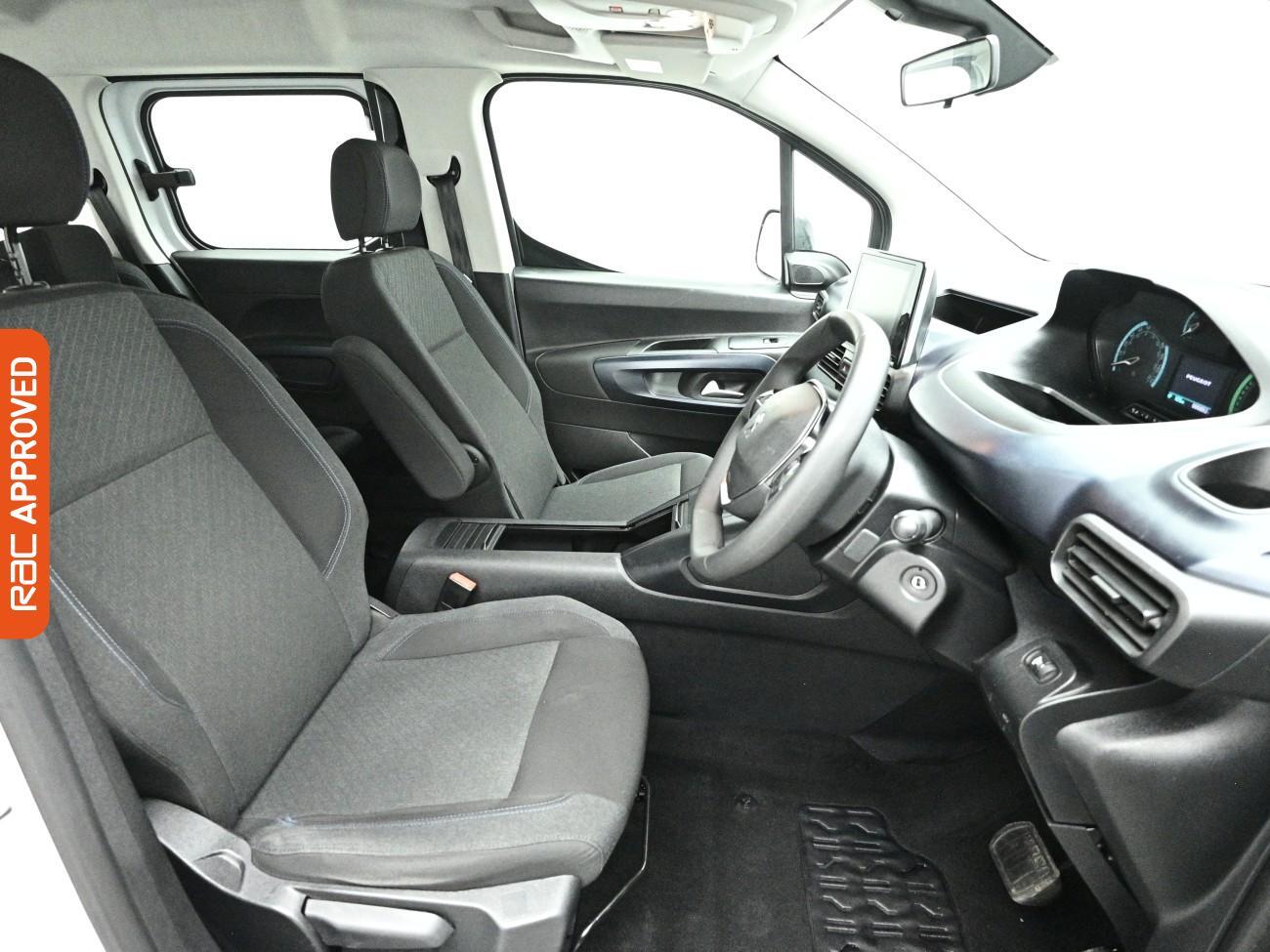 Peugeot E-Rifter view 2
