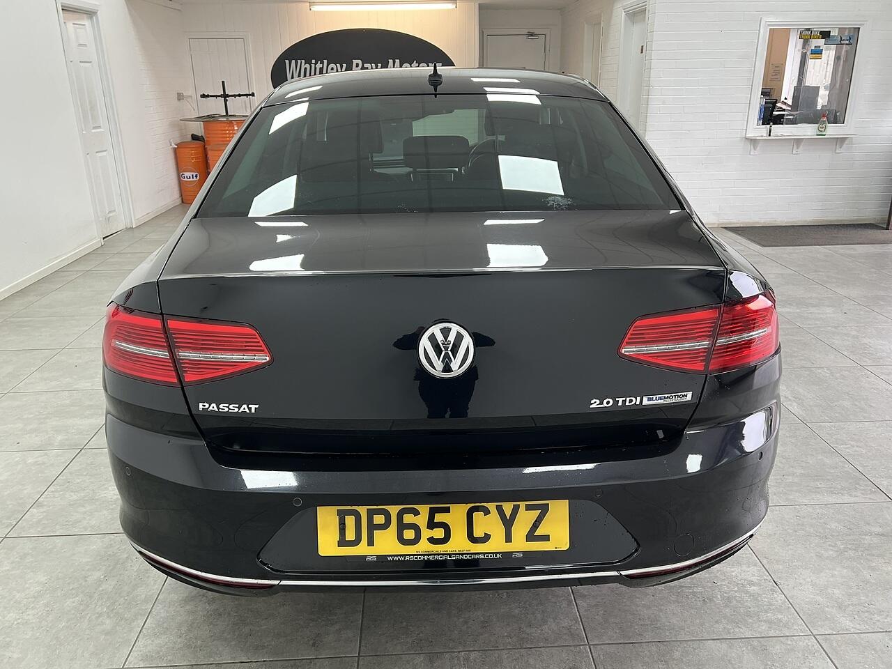 Volkswagen Passat view 4