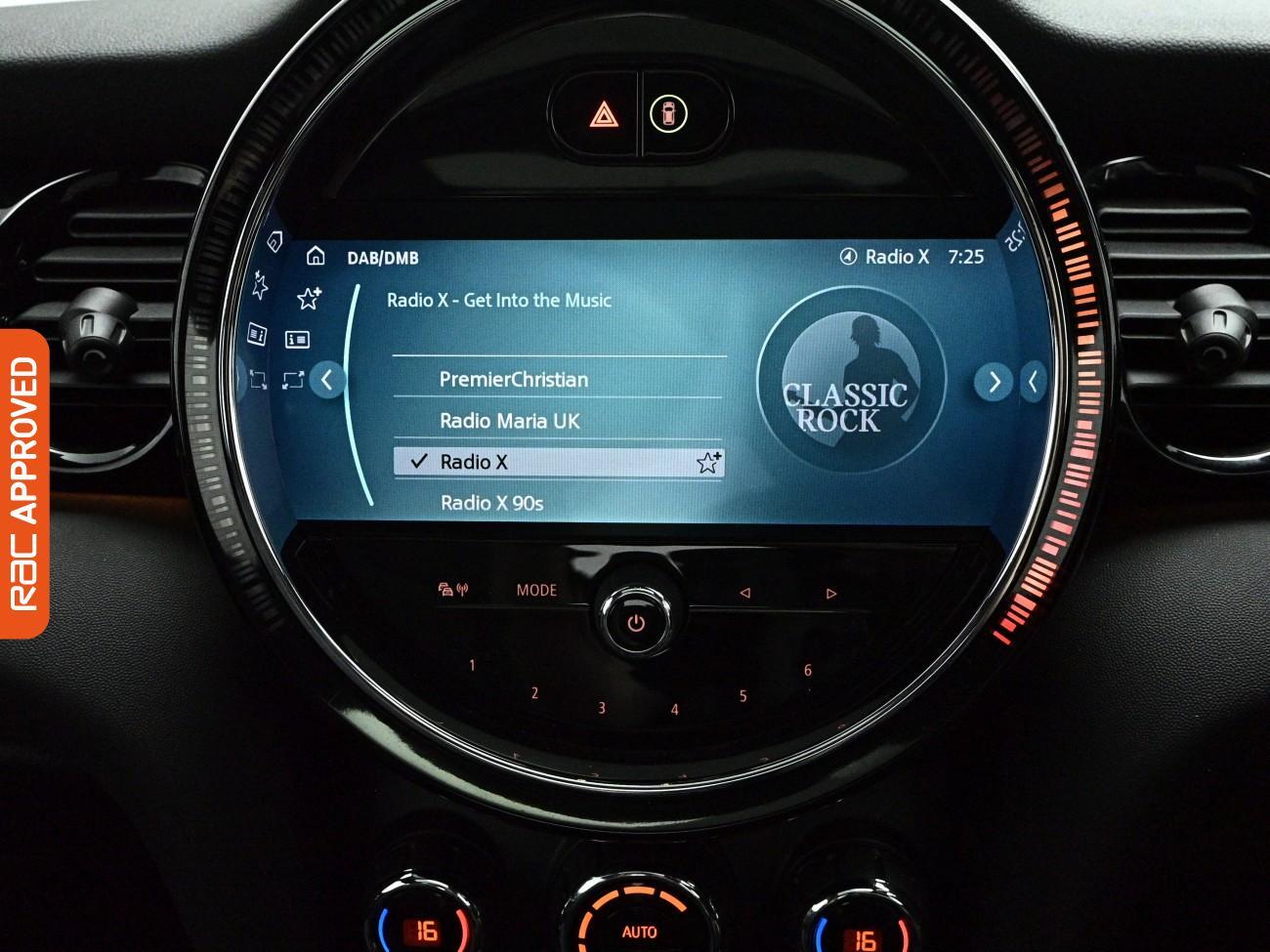Mini Hatch view 15