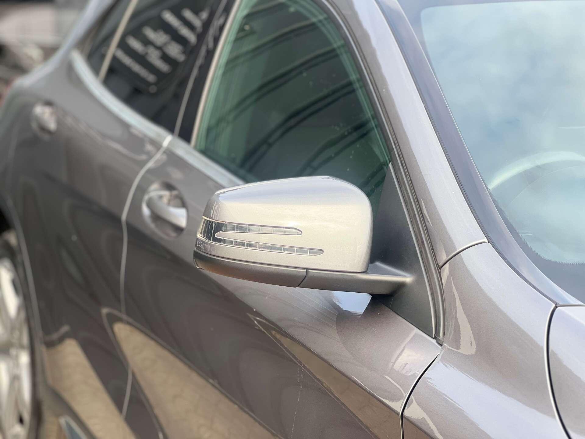 Mercedes-Benz GLA view 54