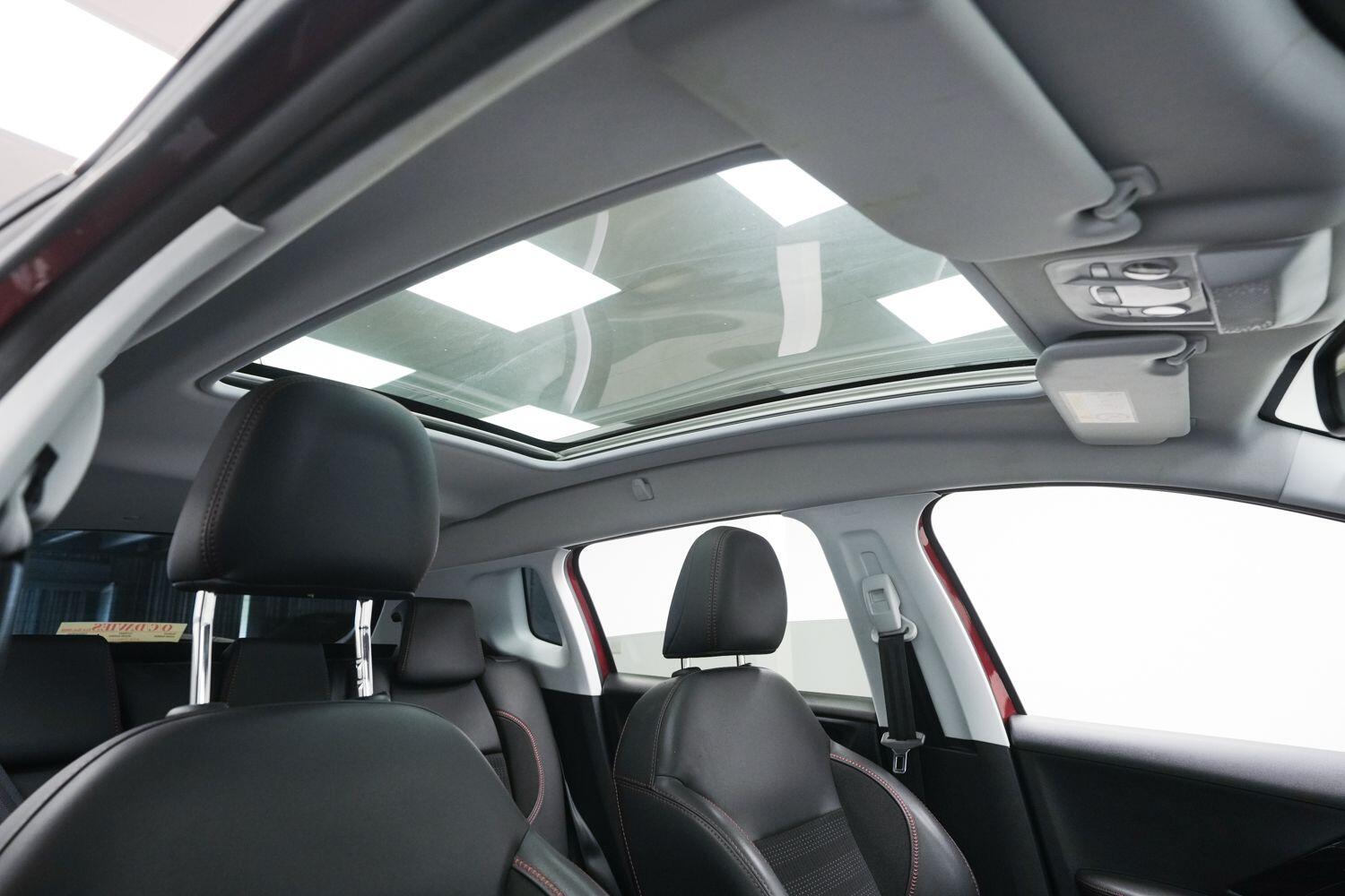 Peugeot 2008 view 11