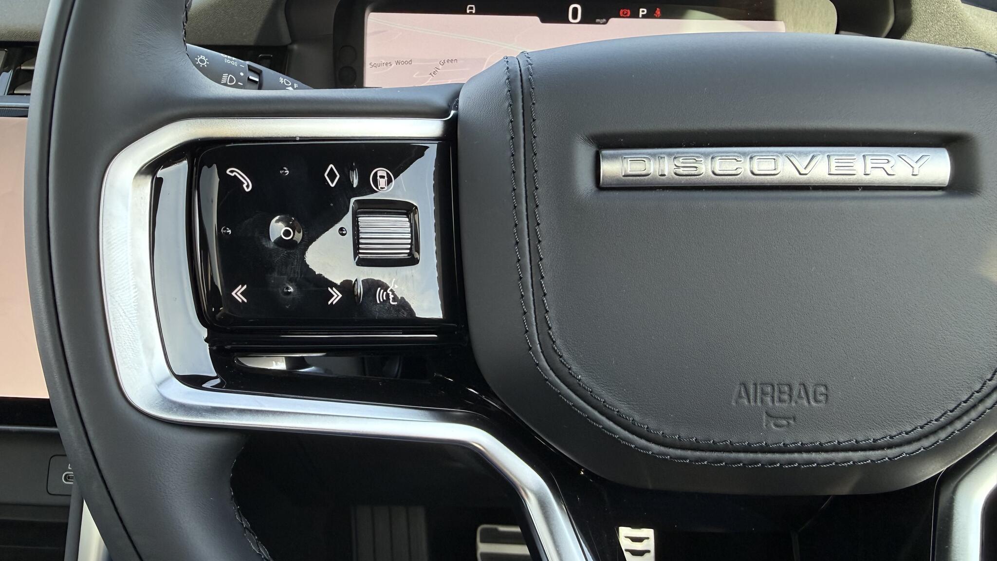 Land Rover Discovery Sport view 41