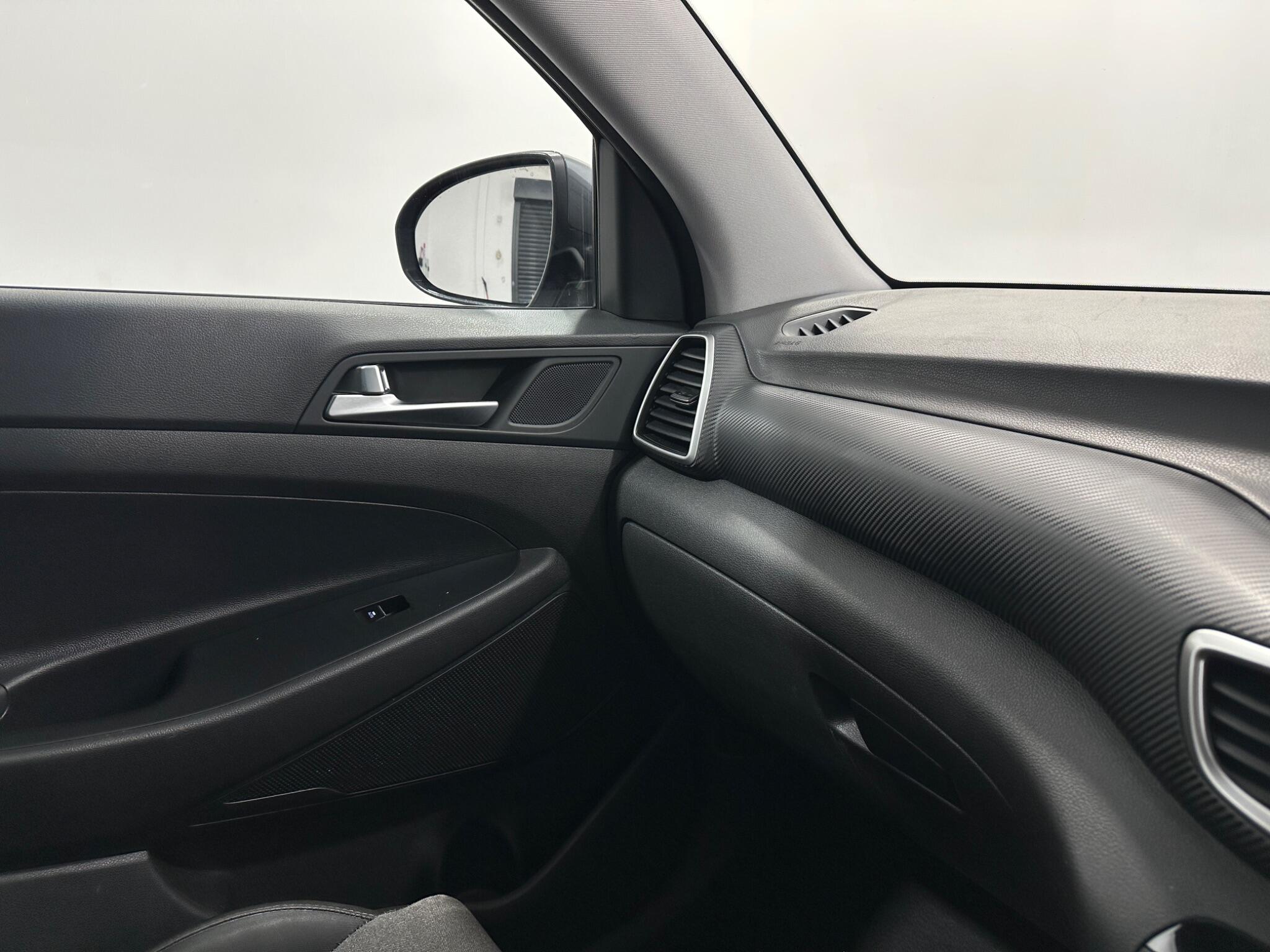 Hyundai Tucson view 25