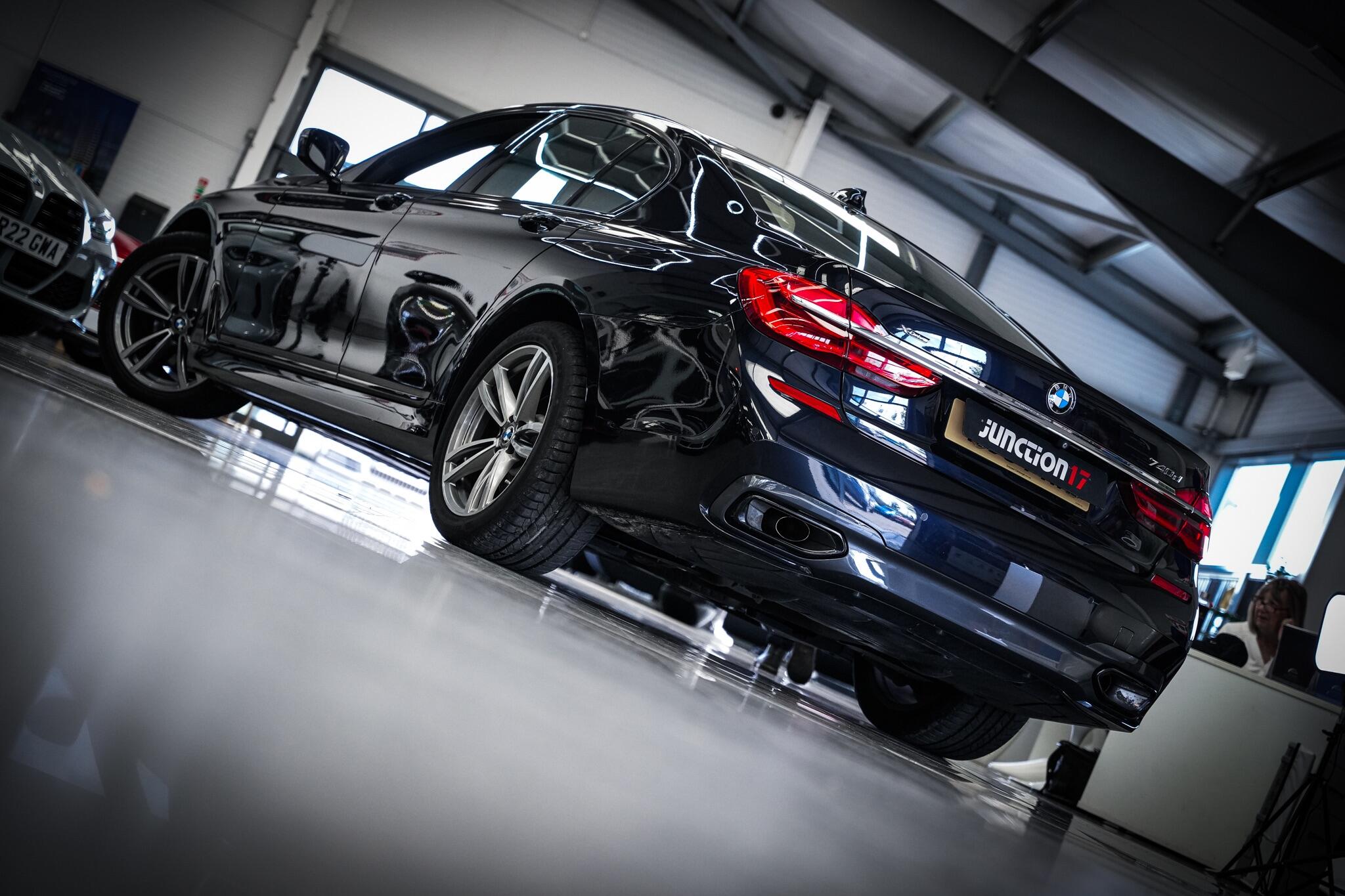 BMW 7 Series view 6
