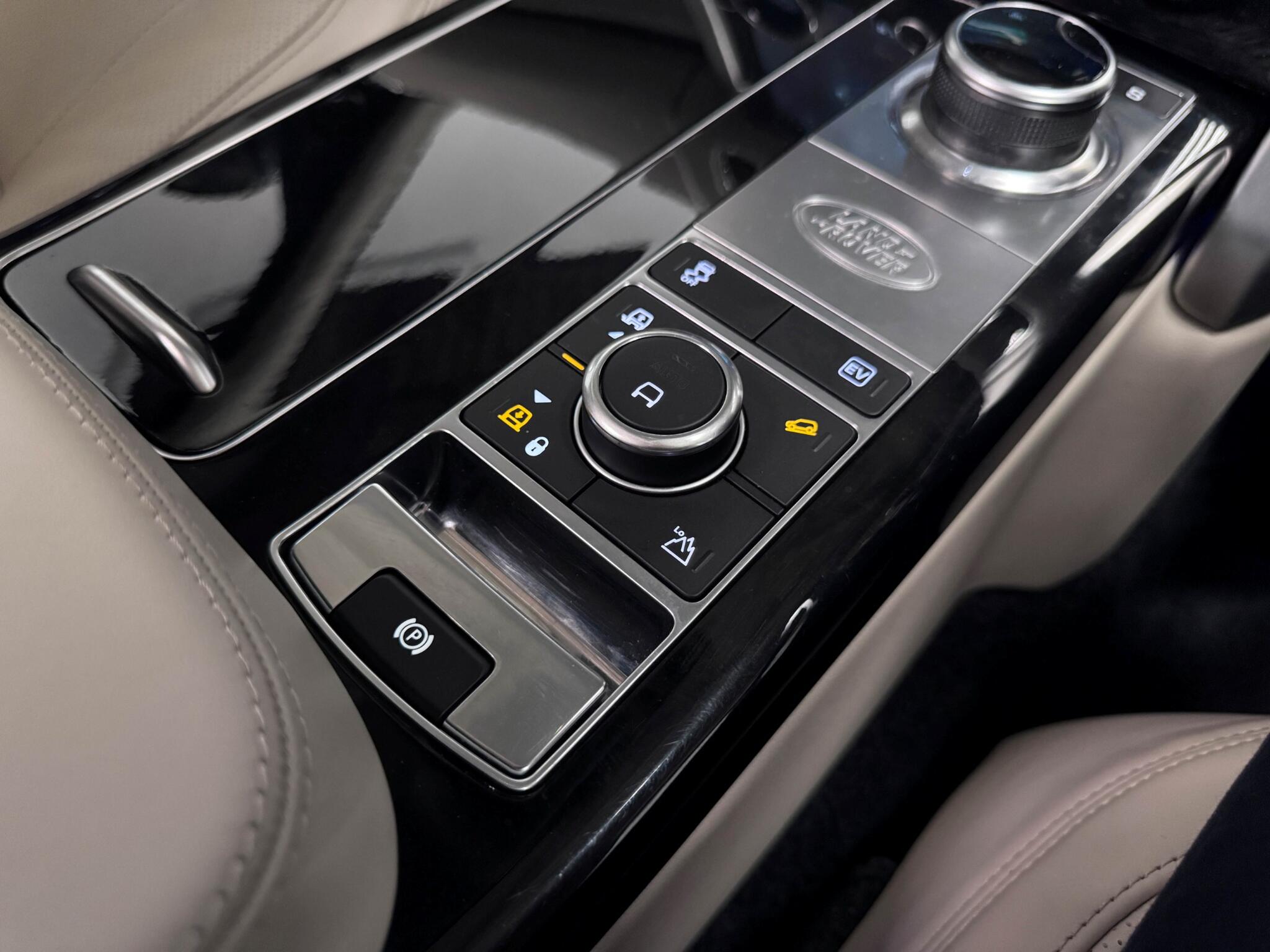 Land Rover Range Rover view 43