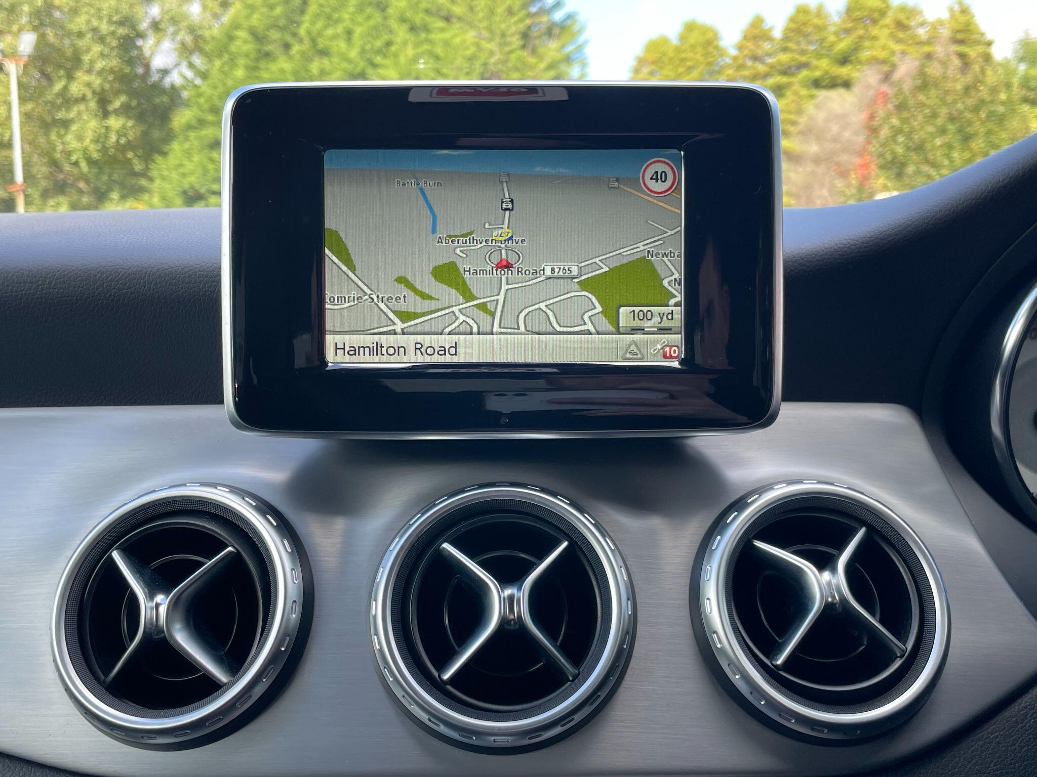 Mercedes-Benz Gla view 26