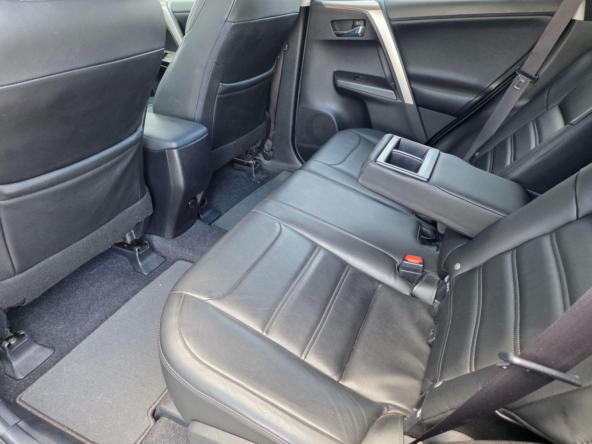 Toyota Rav4 view 12