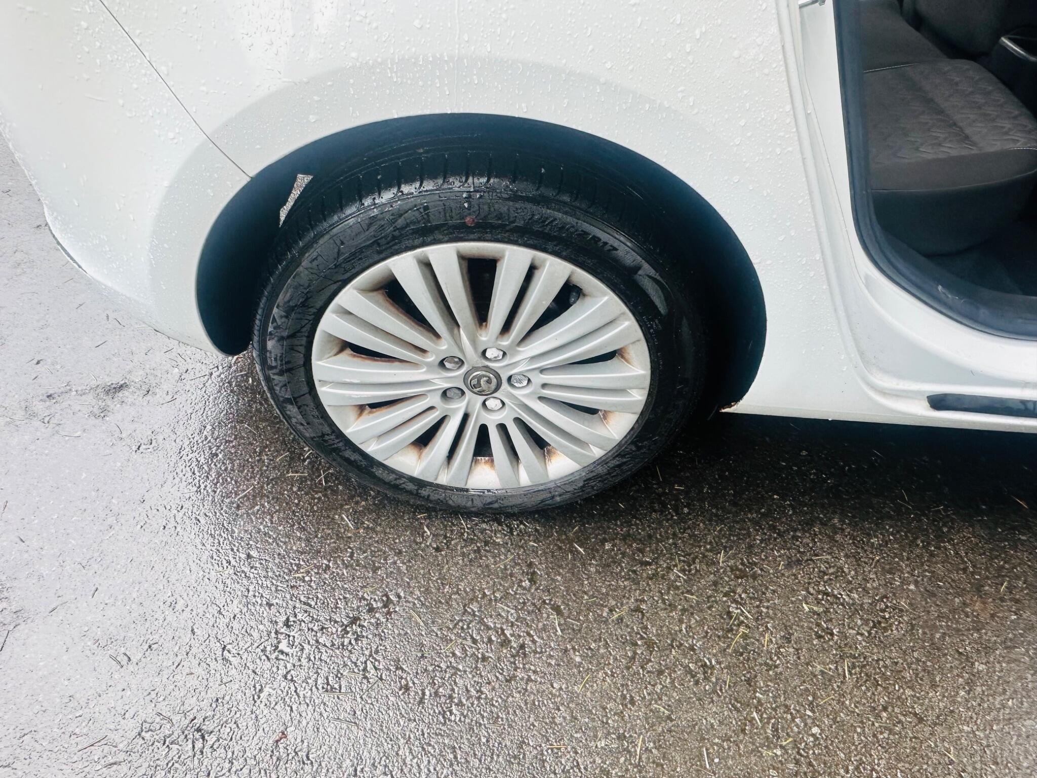 Vauxhall Astra view 10