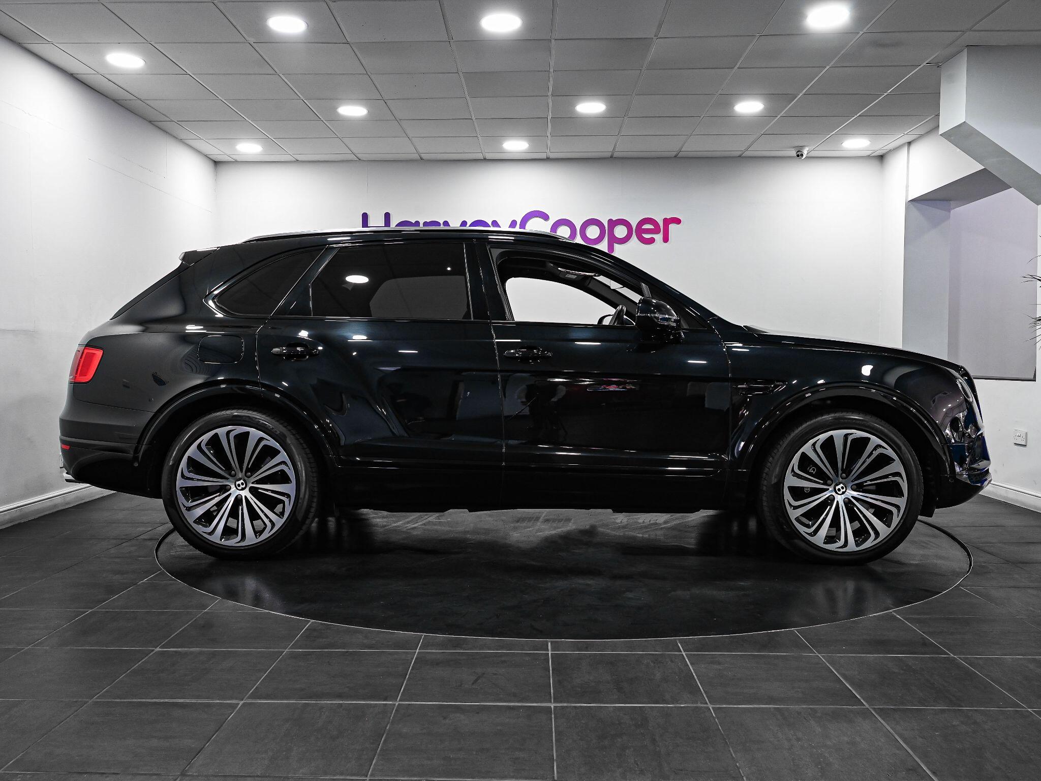 Bentley Bentayga view 5