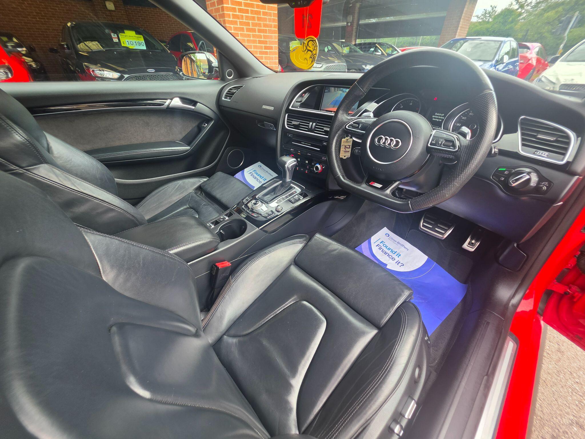 Audi A5 Cabriolet view 12
