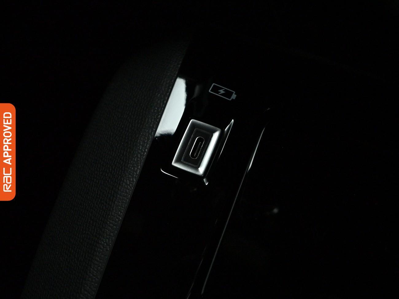 Peugeot e-2008 view 22