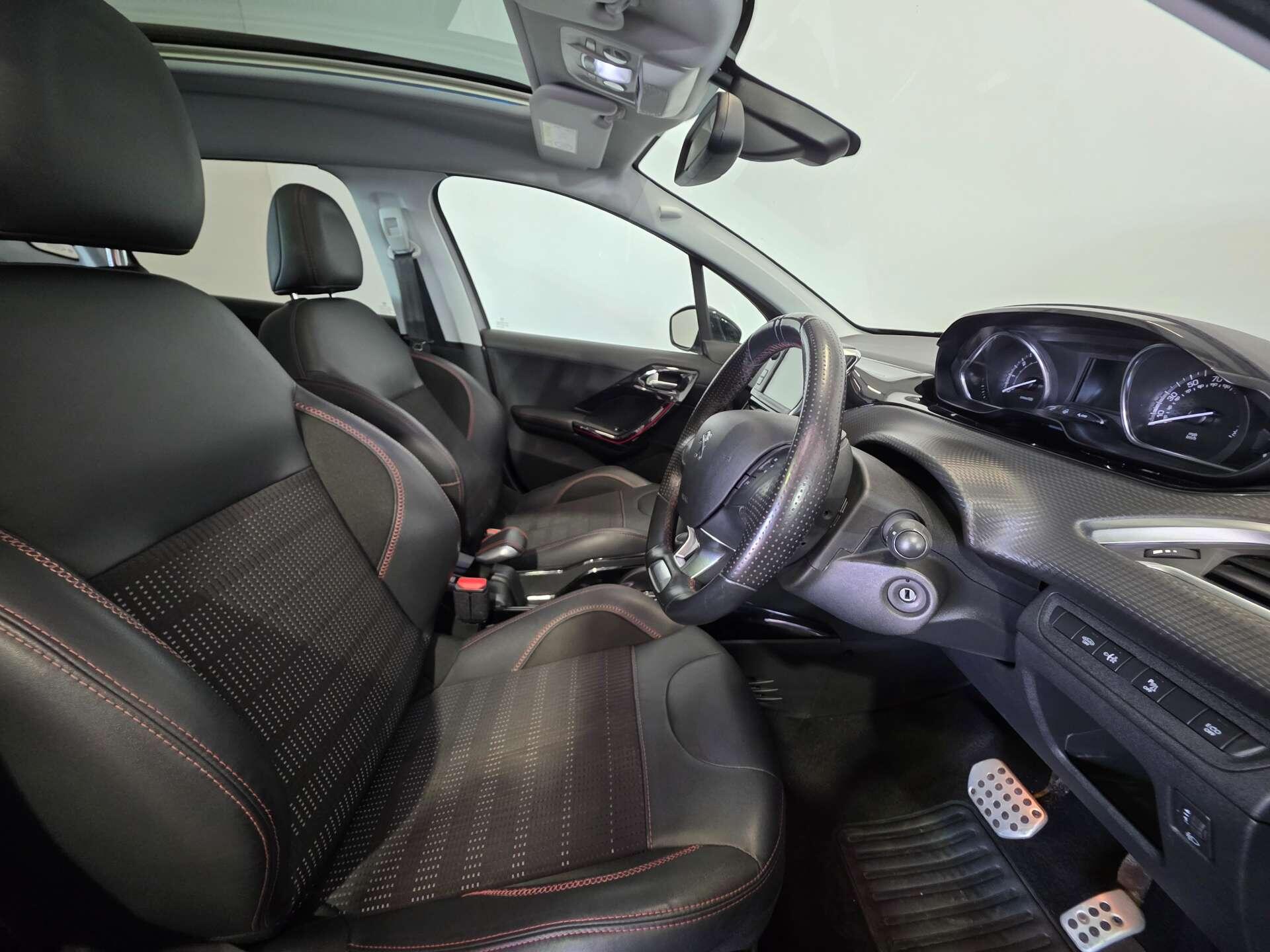Peugeot 2008 view 12