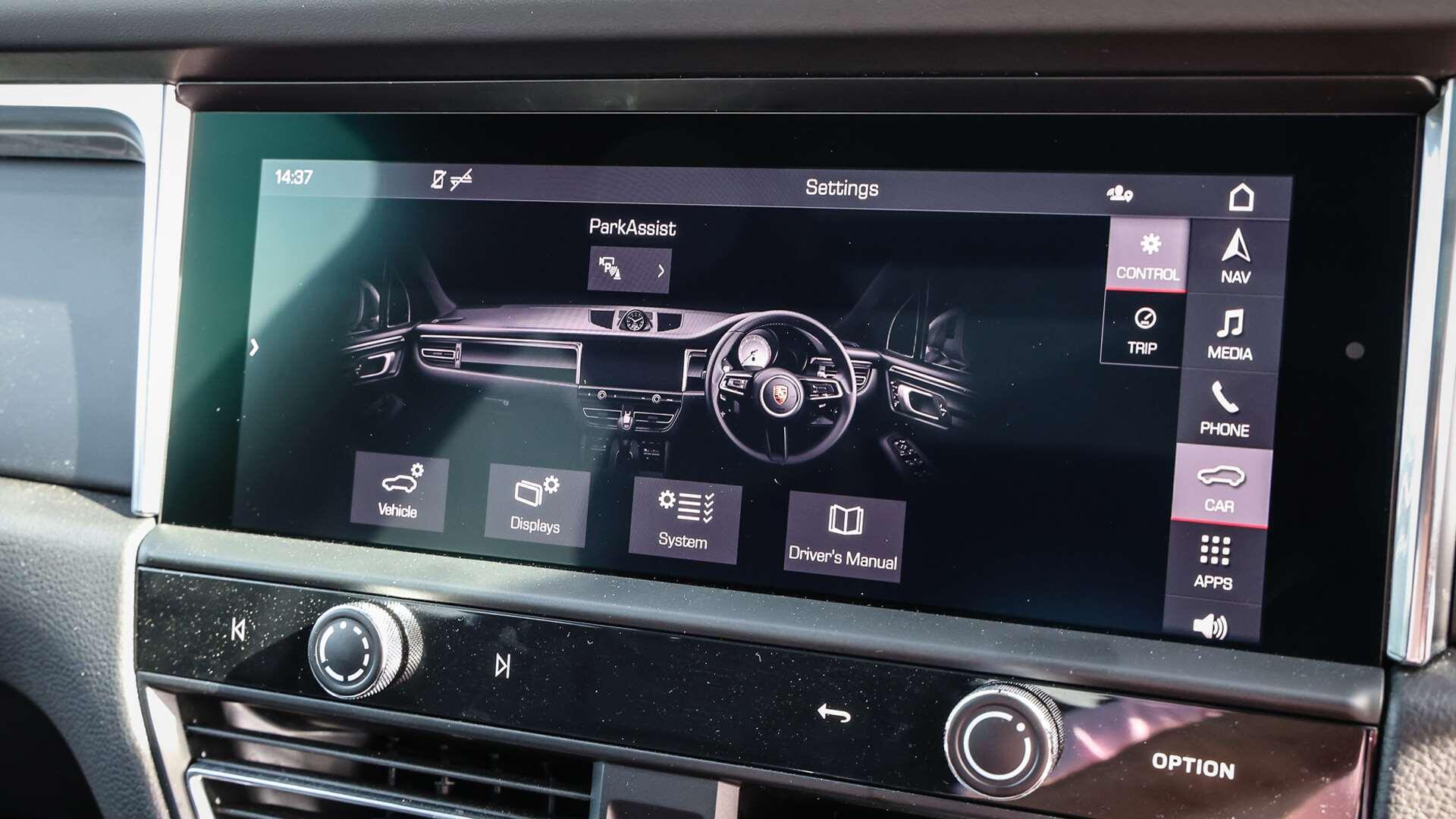 Porsche Macan view 19