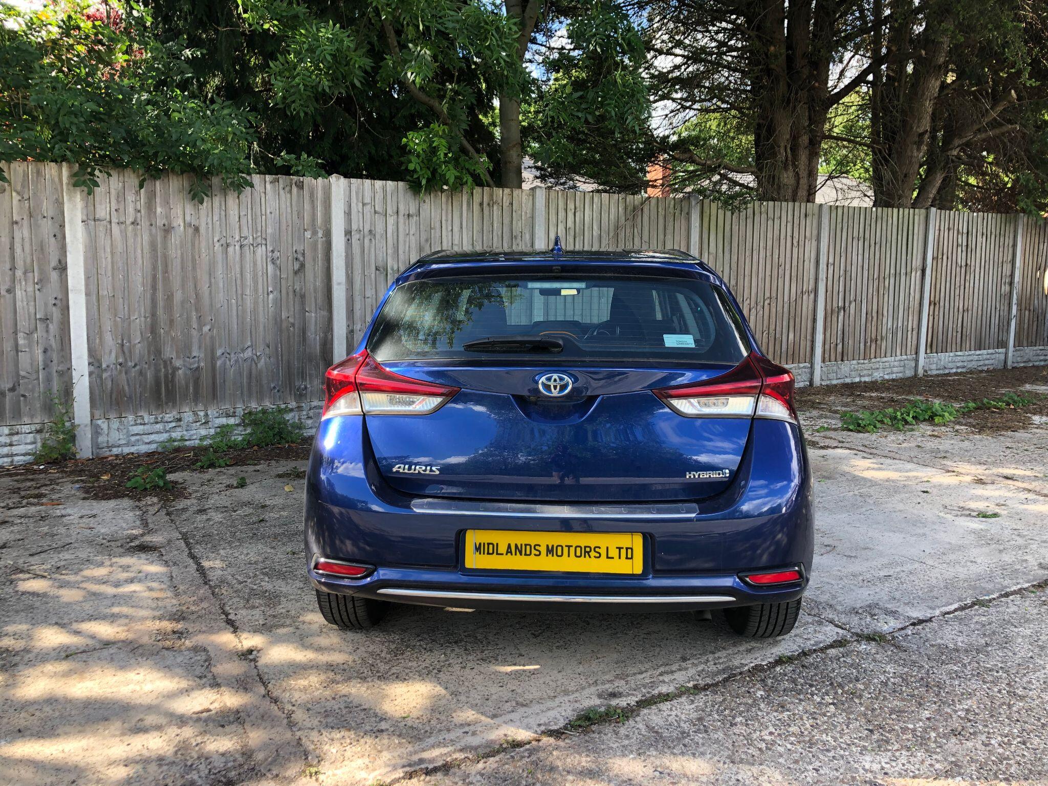 Toyota Auris view 8