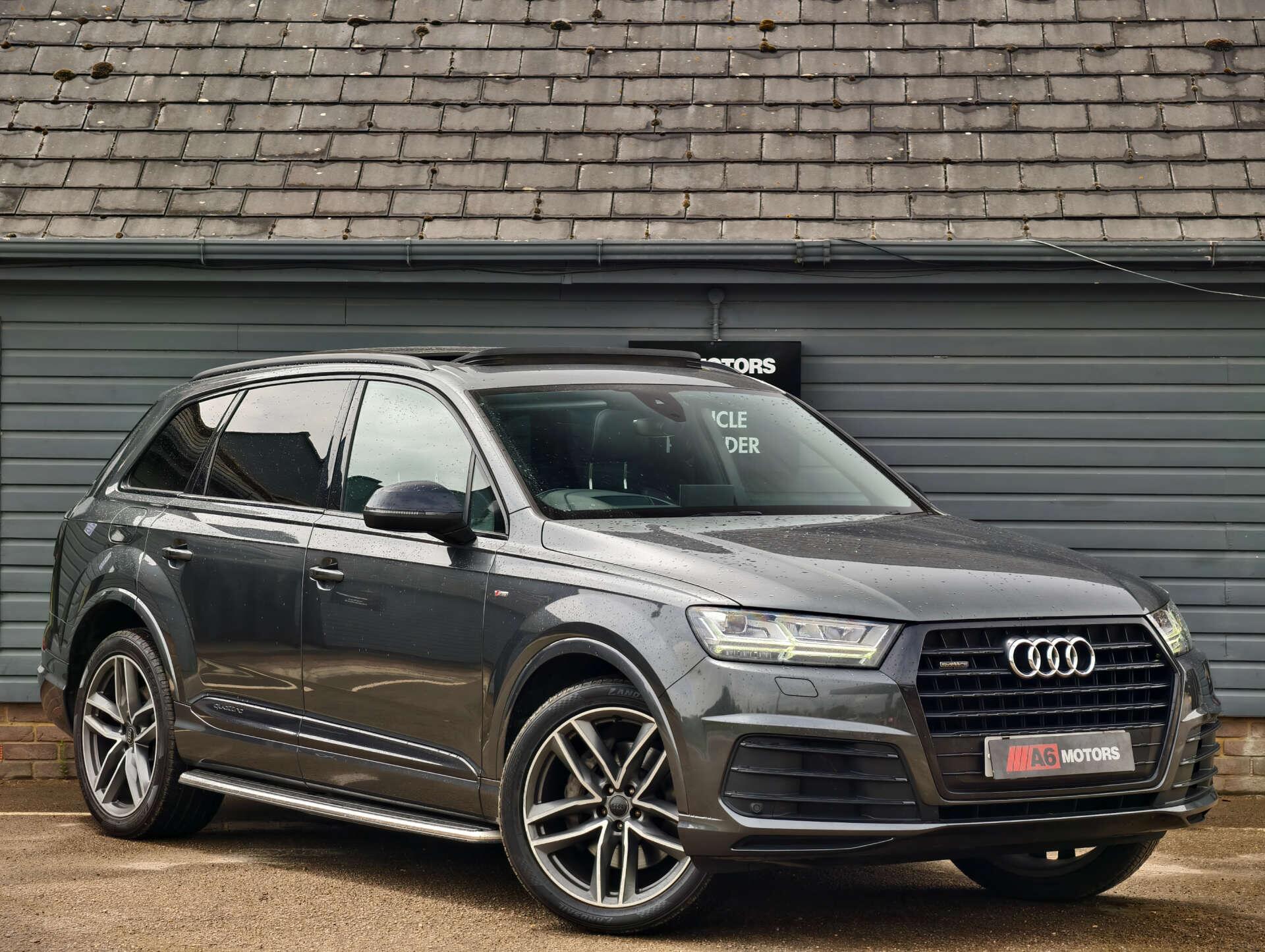 Audi Q7 view 2