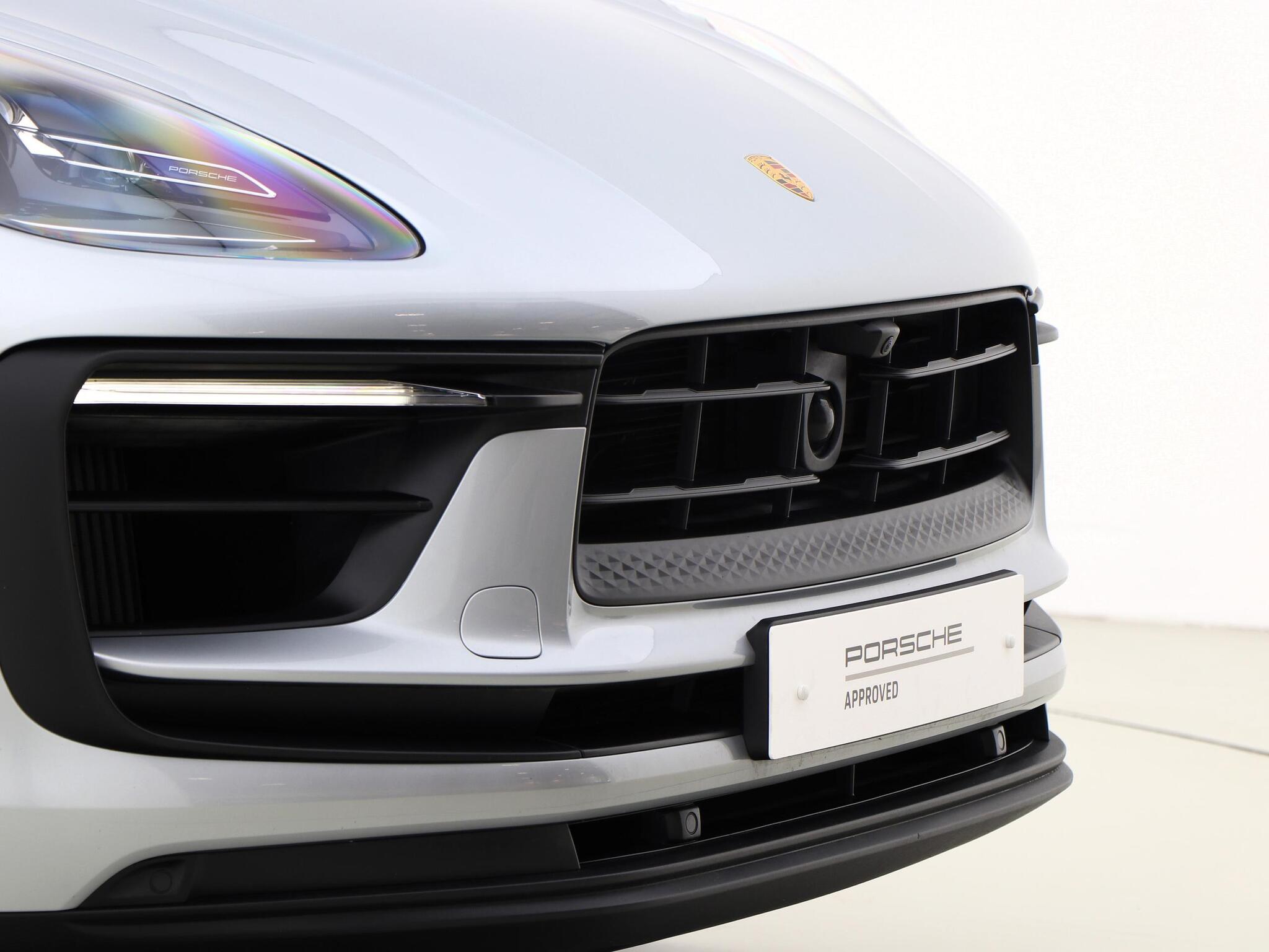 Porsche Macan view 10