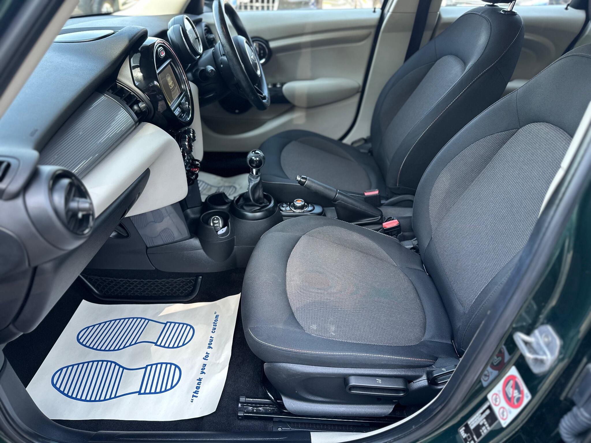 MINI Hatch view 51