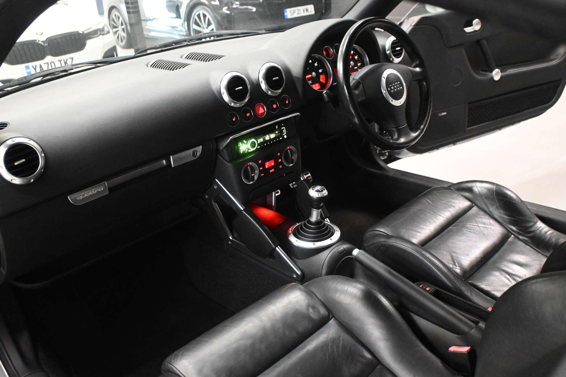 Audi TT view 22