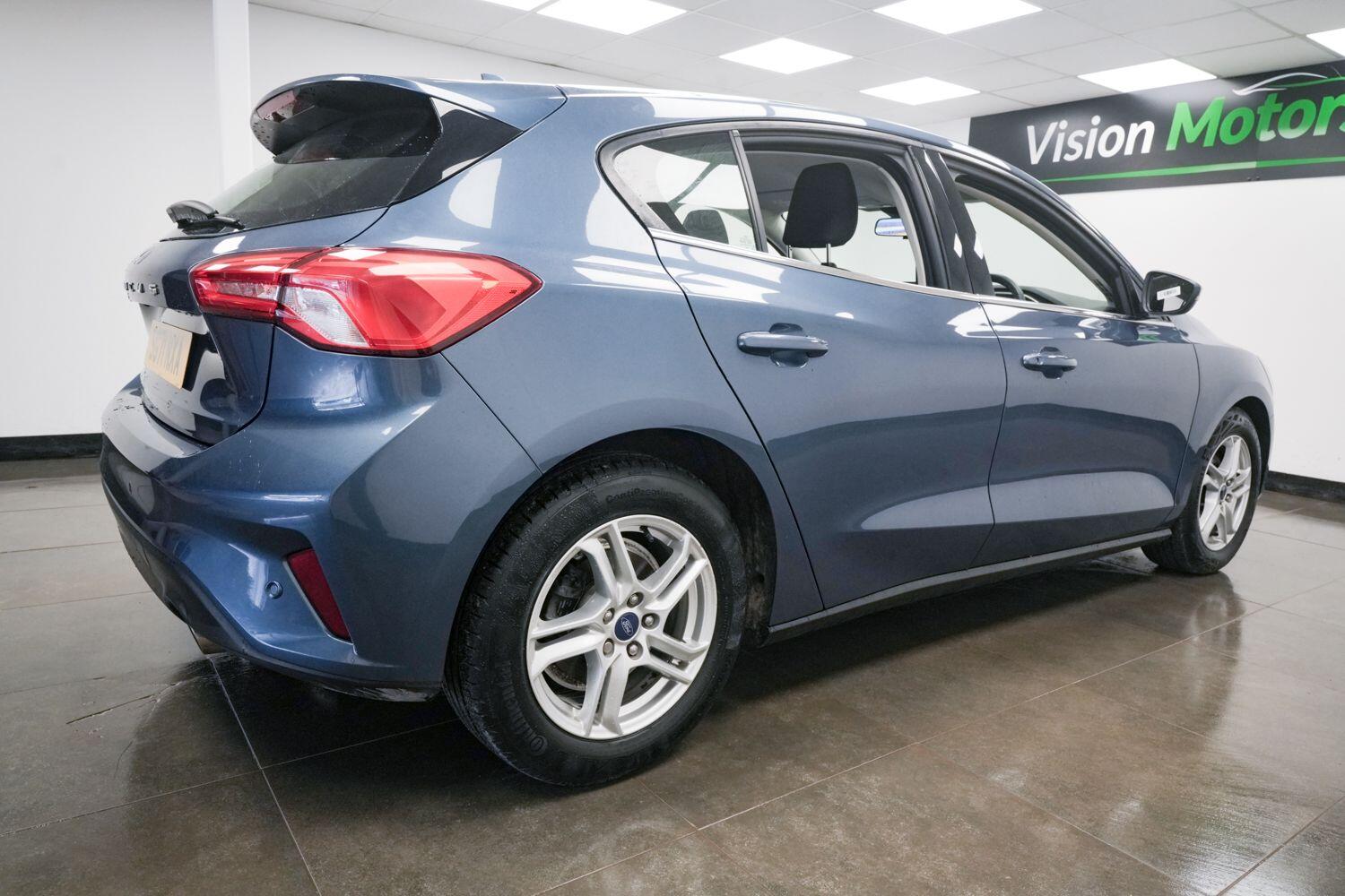 Ford Focus view 4