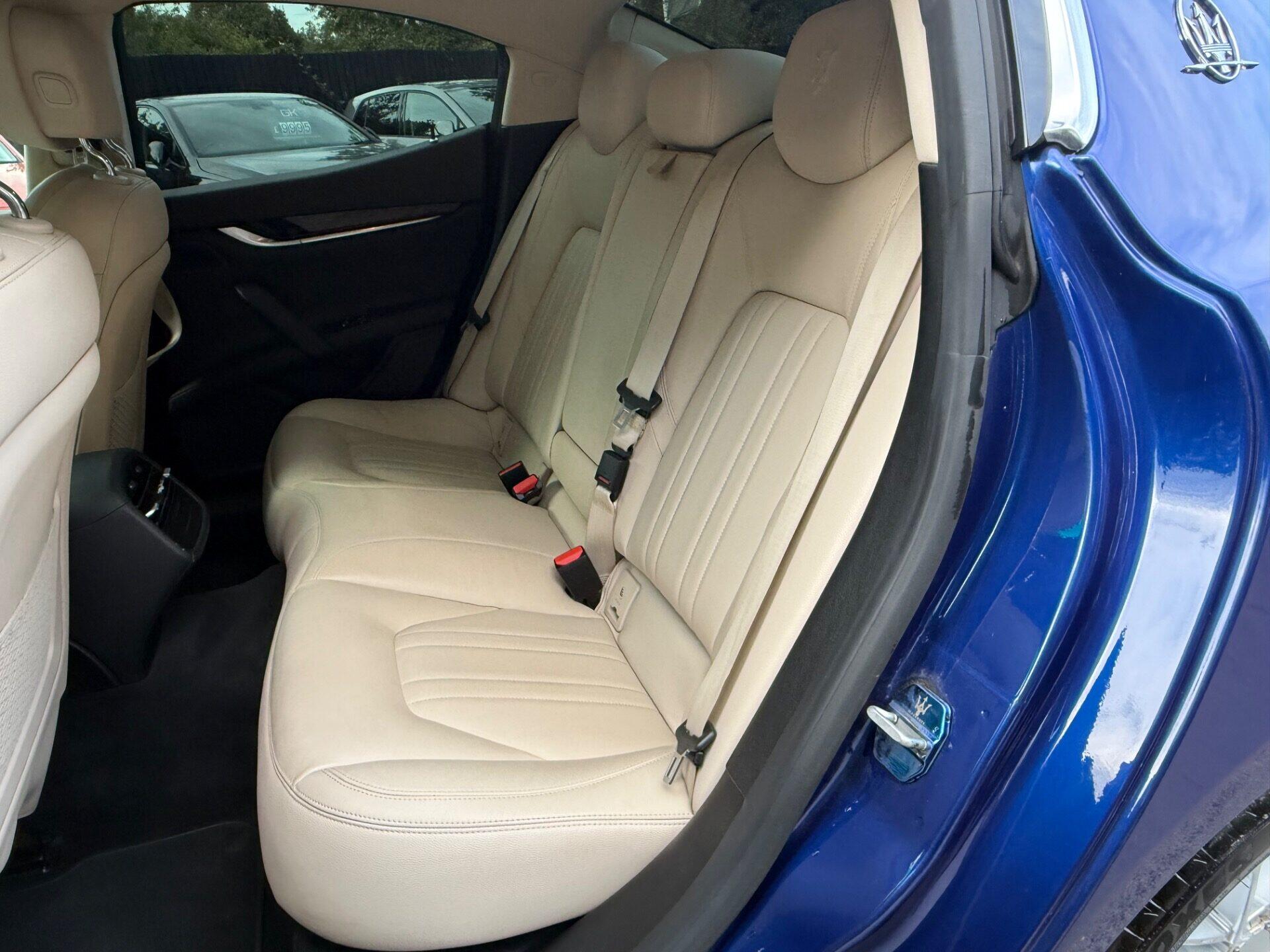 Maserati Ghibli view 18