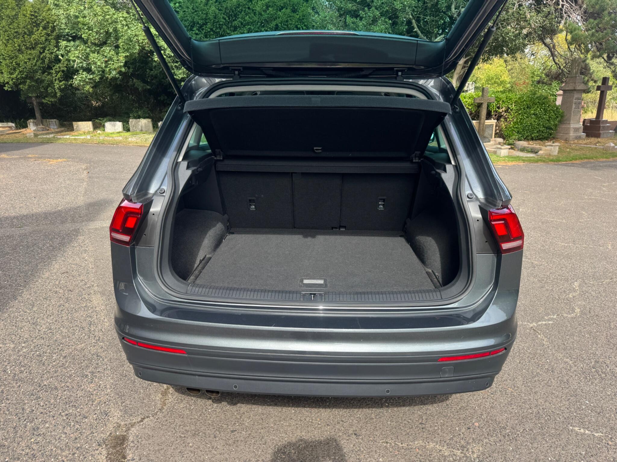 Volkswagen Tiguan view 71