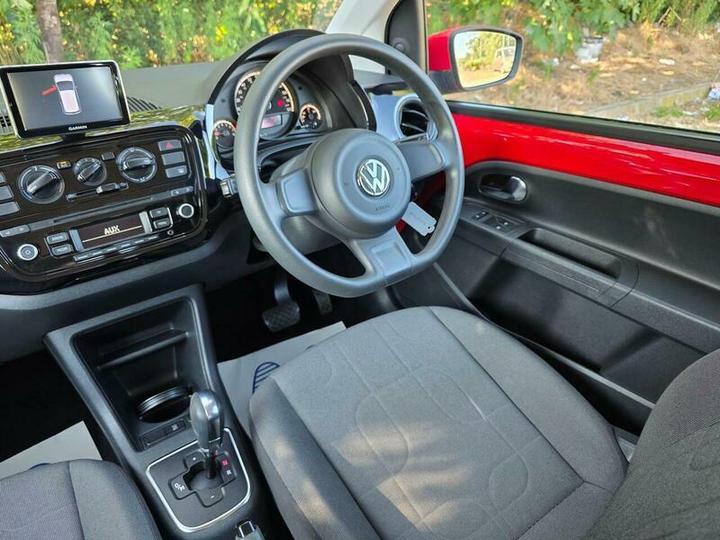 Volkswagen Up! view 35