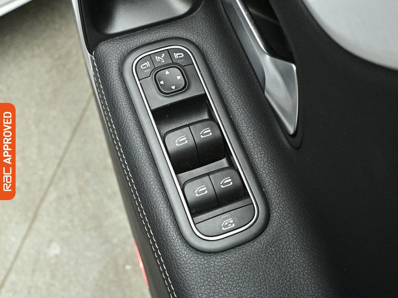 Mercedes-Benz Cla view 25