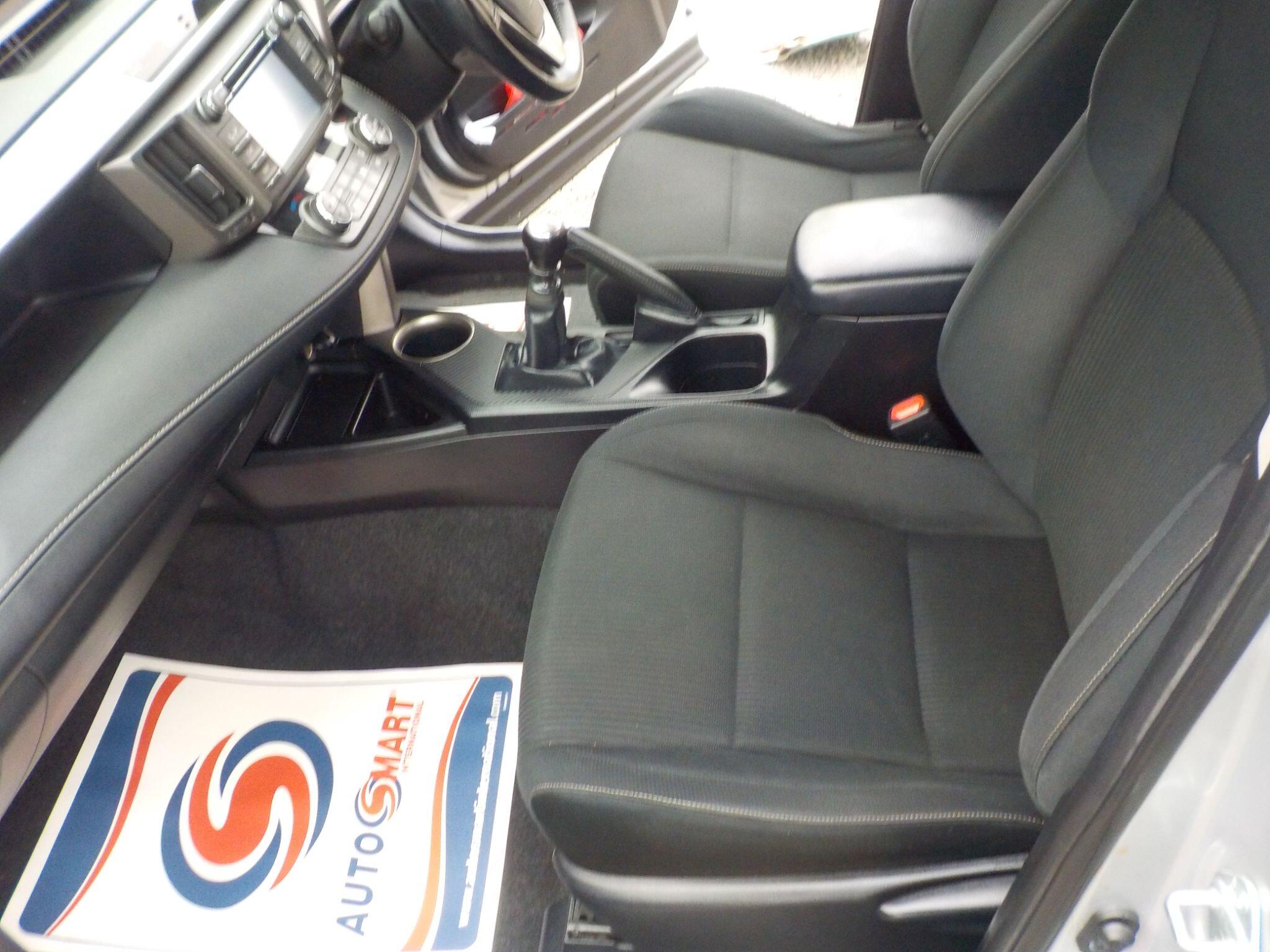 Toyota RAV4 2.0 D-4D Icon 2WD Euro 5 (s/s) 5dr