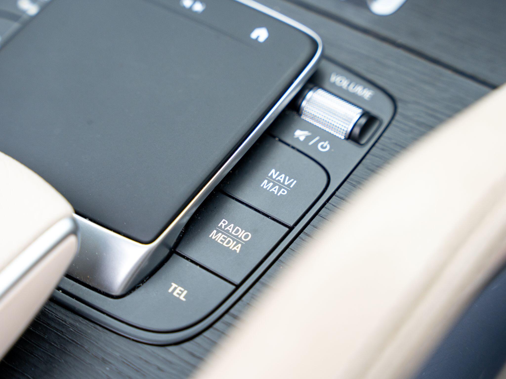 Mercedes-Benz GLE view 23