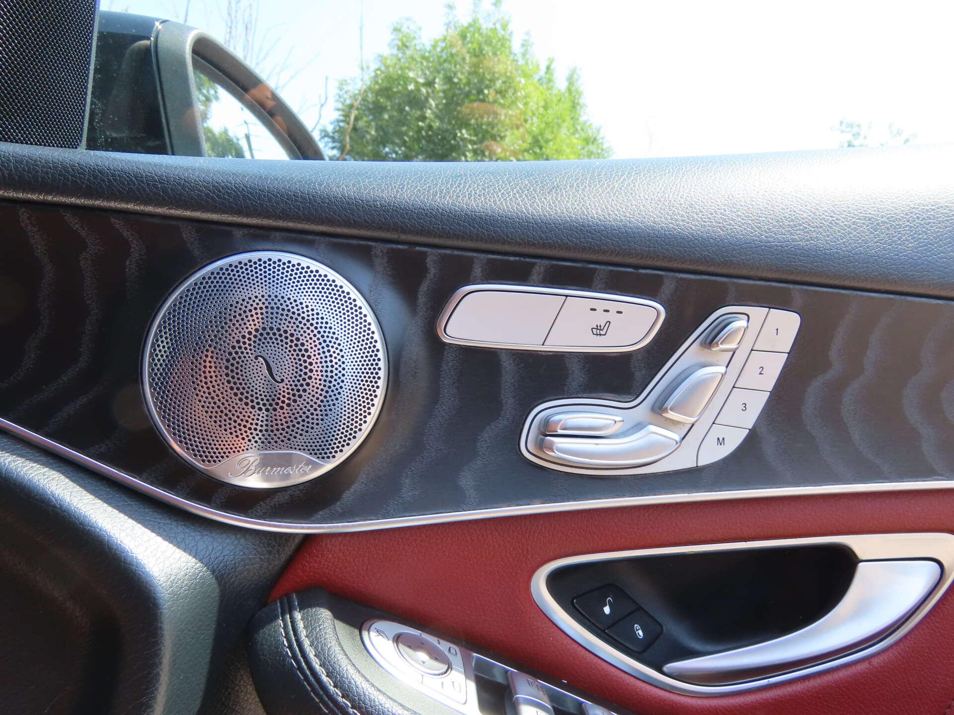 Mercedes-Benz GLC view 12
