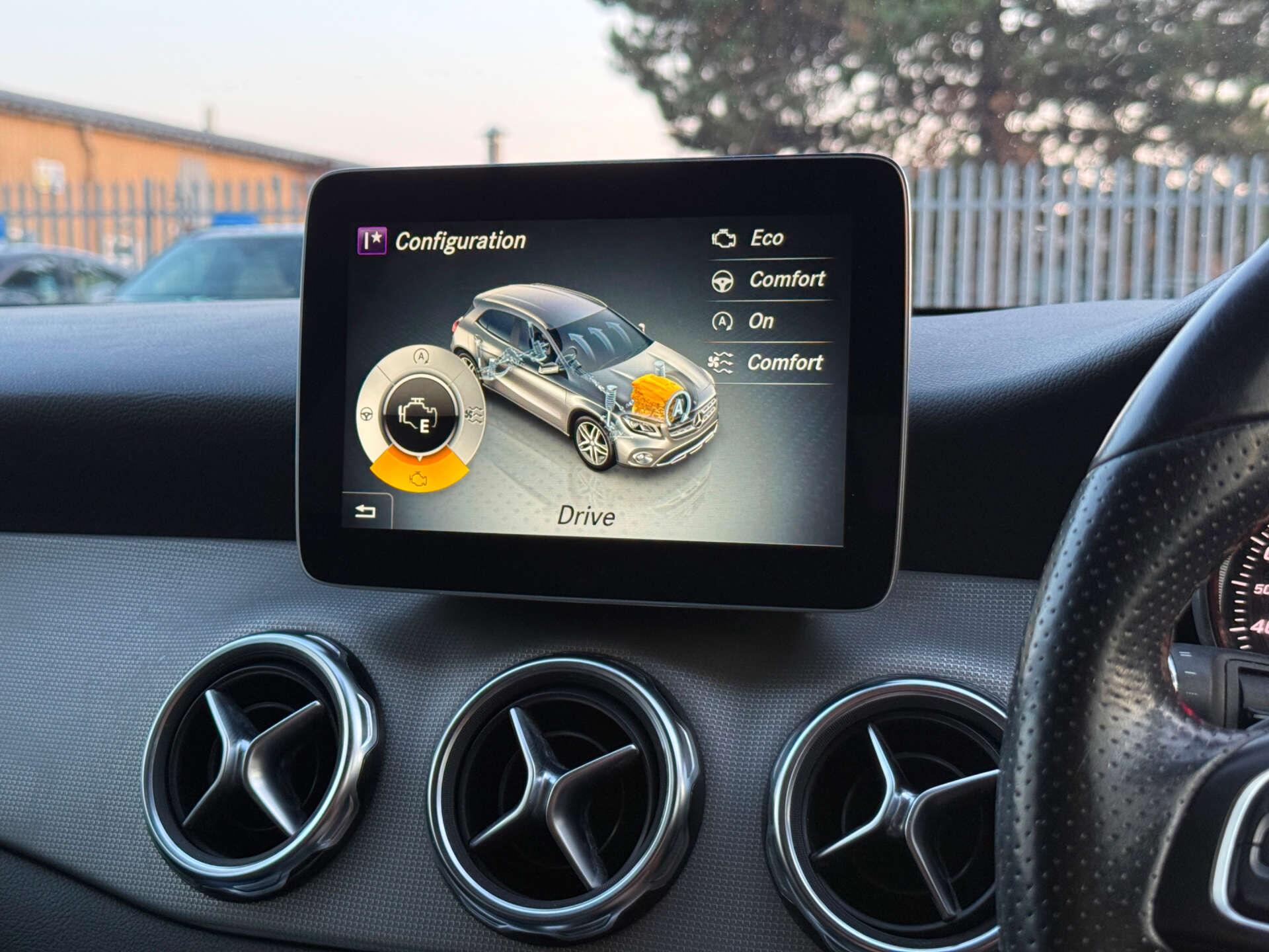 Mercedes-Benz Gla view 66